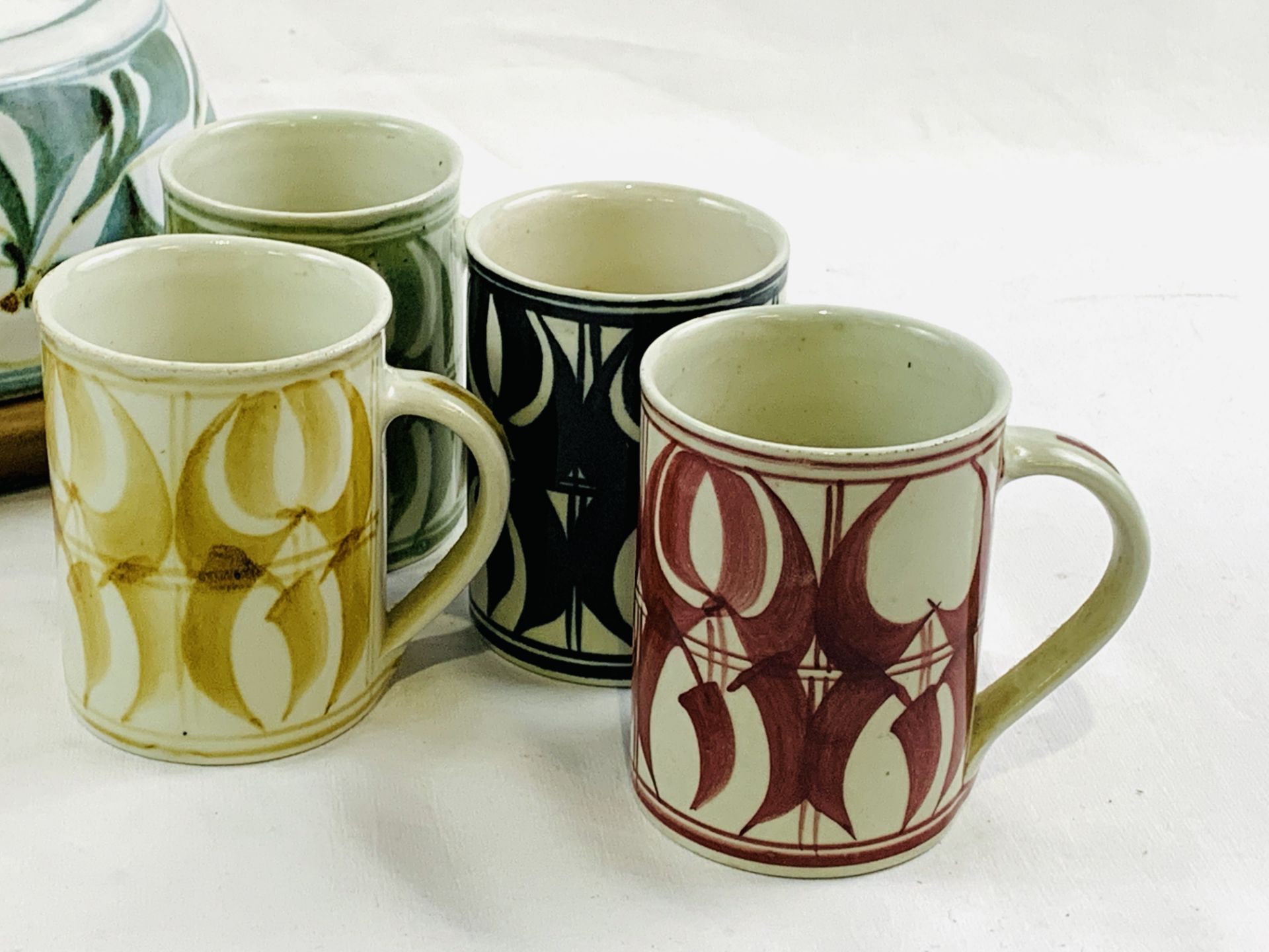 Aldermaston pottery: eight mugs and a cheese dish - Image 4 of 5