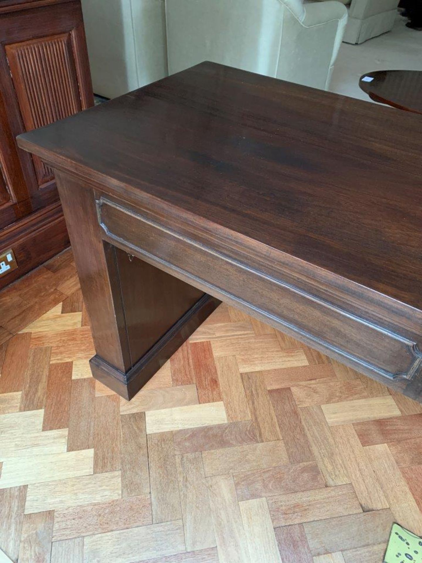 Long mahogany side table - Image 2 of 4