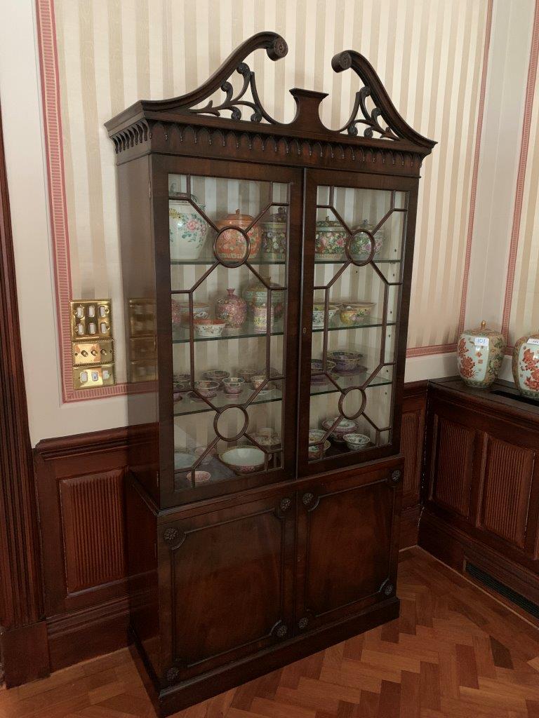 Chippendale style display cabinet - Image 2 of 3