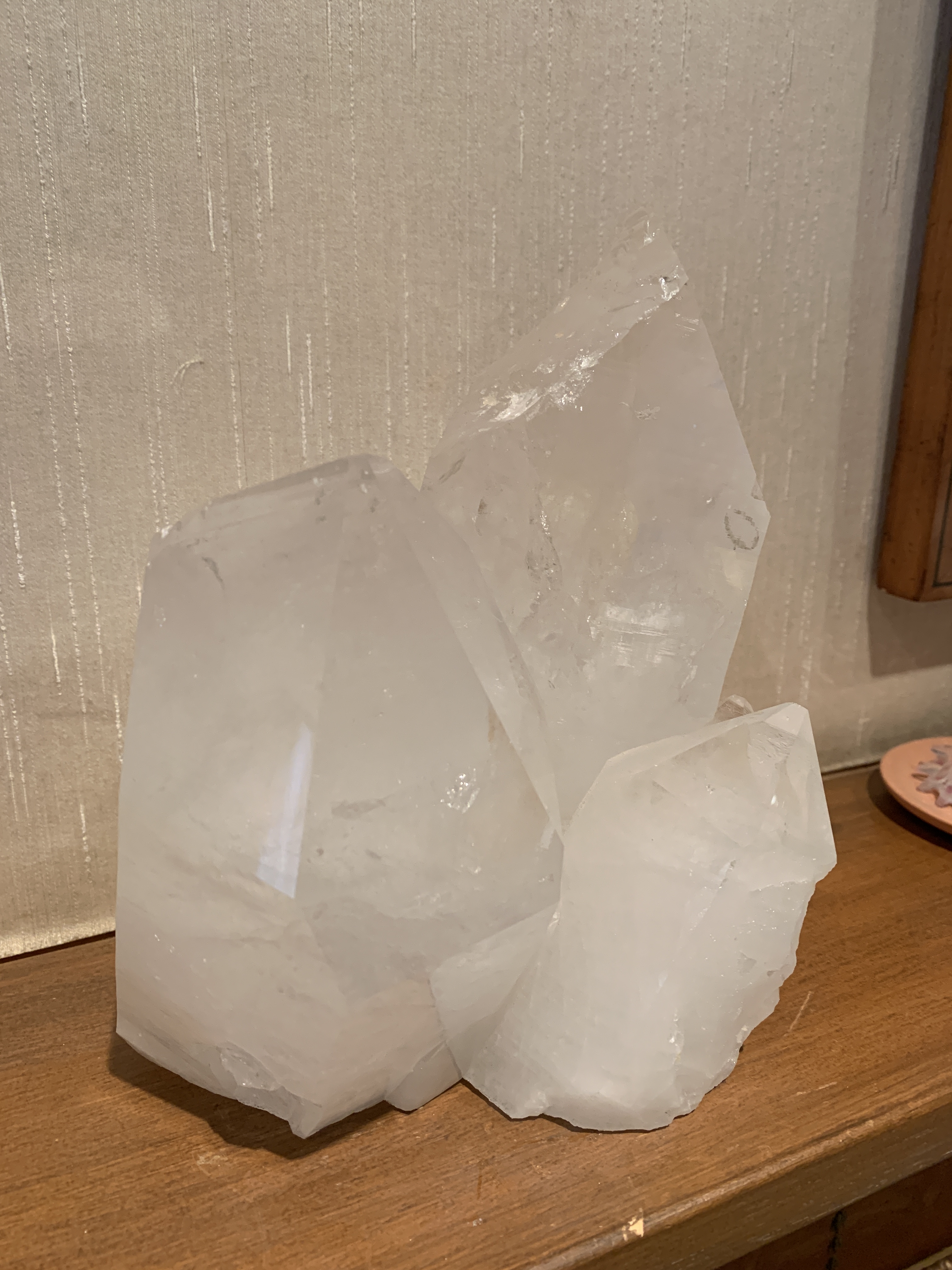 Two pink quartz obelisks, and a white quartz crysta - Image 3 of 4