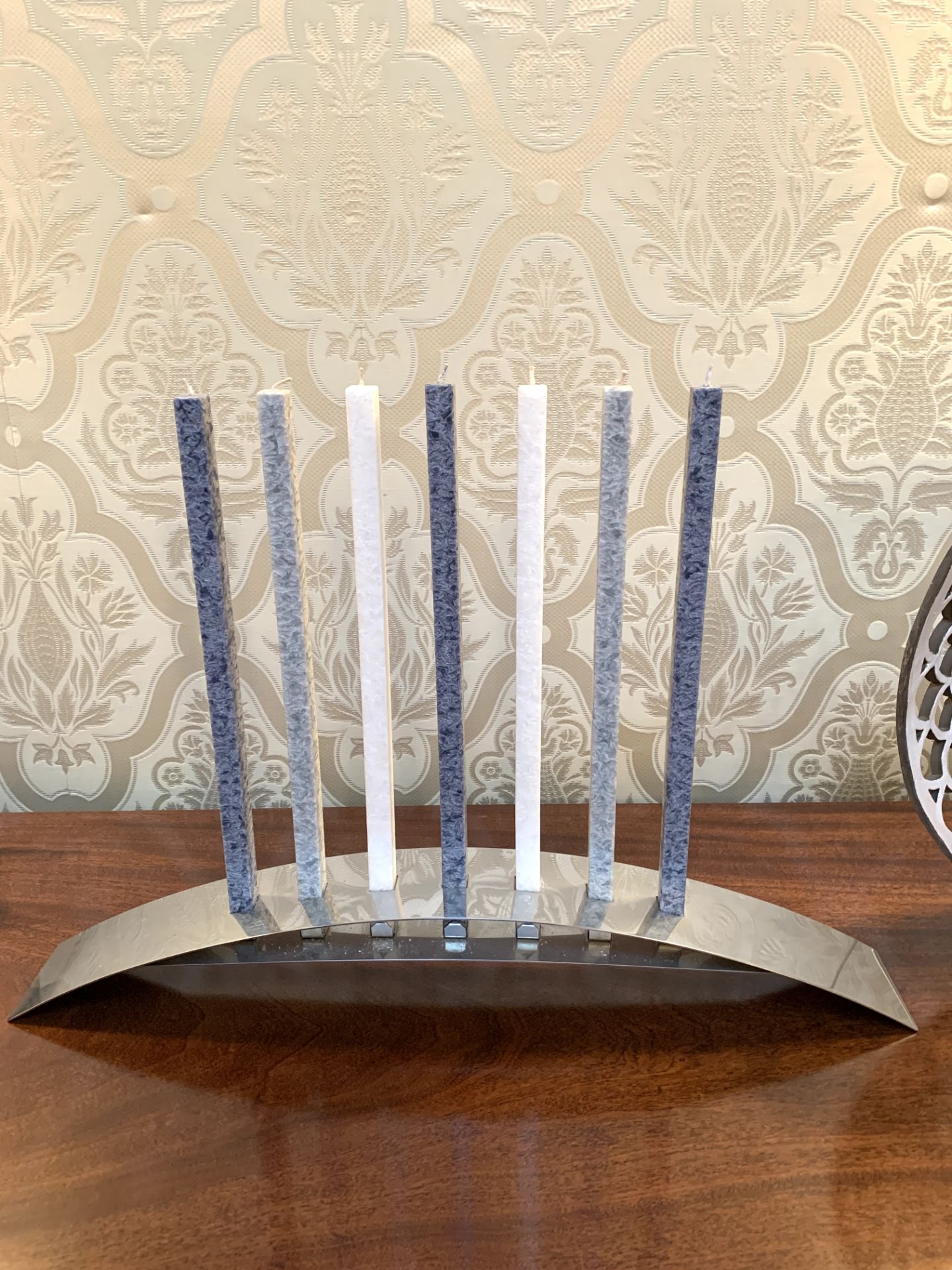 Chrome curved candle holder and candles - Image 2 of 3