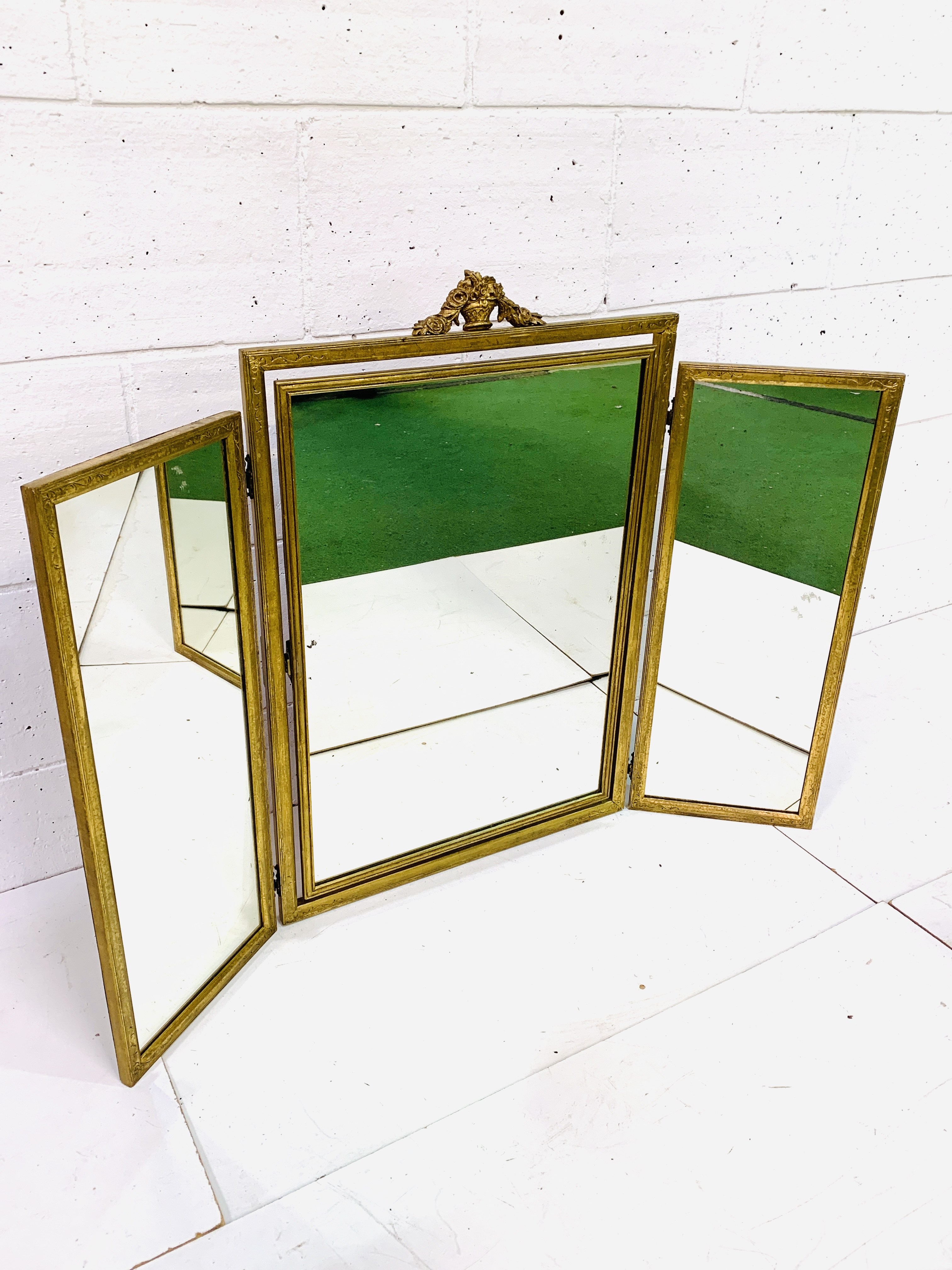 Gilt framed three fold dressing table mirror - Image 4 of 4