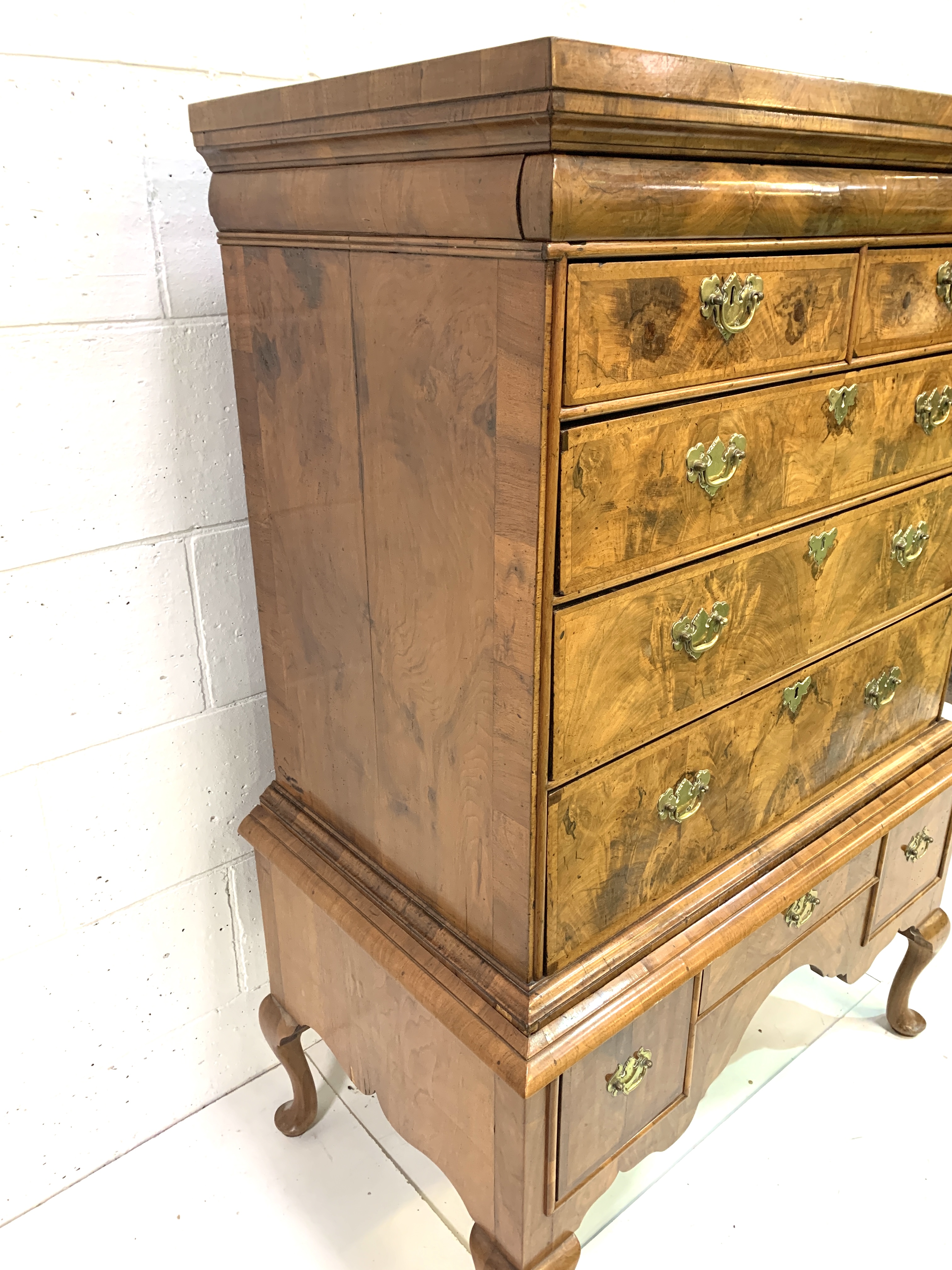 Walnut veneer chest - Image 6 of 10