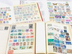 A collection of 12,500 world stamps