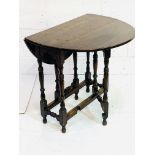 Small oak gate-leg drop side table
