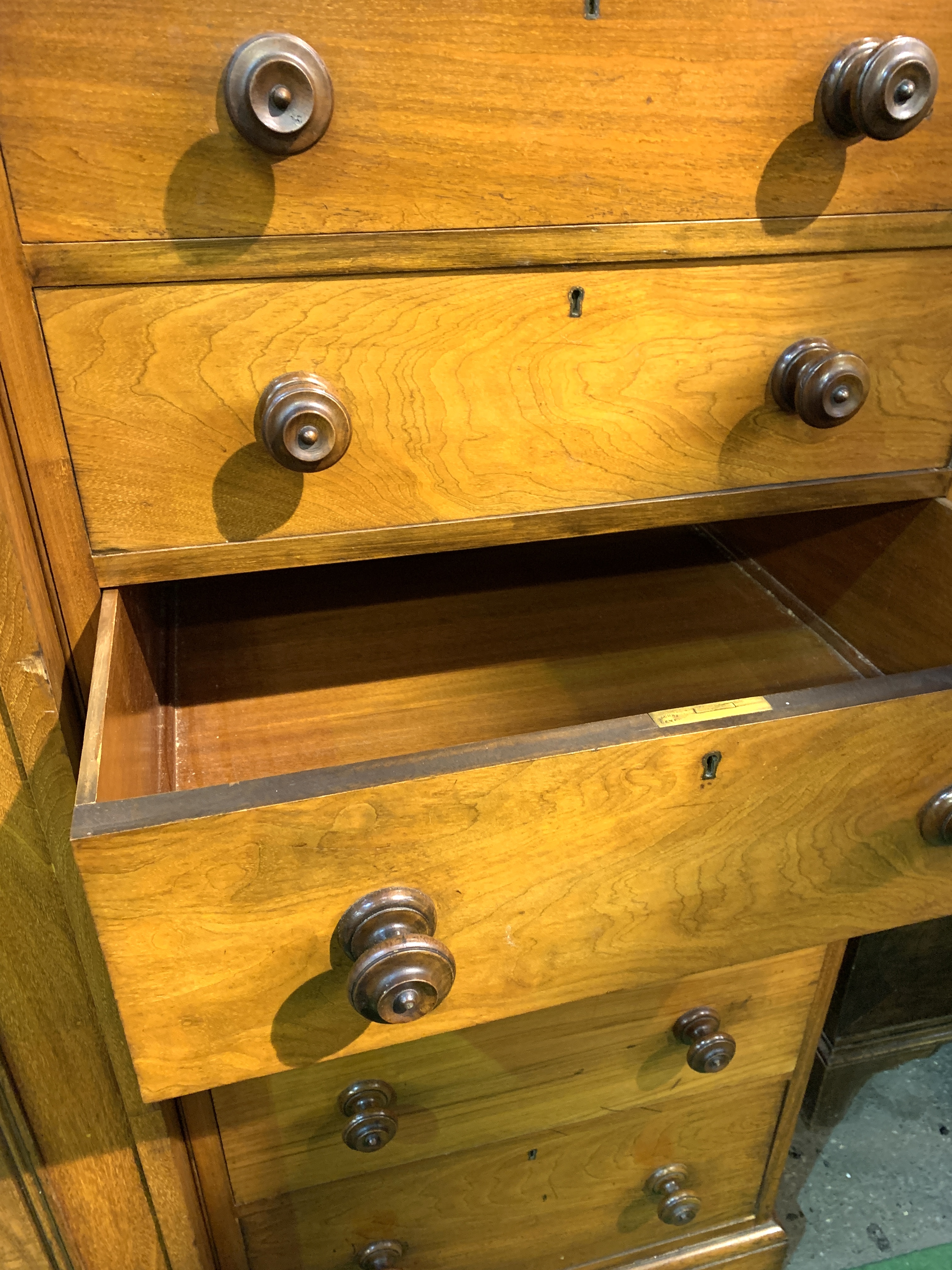 Victorian mahogany chest of drawers cum linen press. - Image 7 of 7