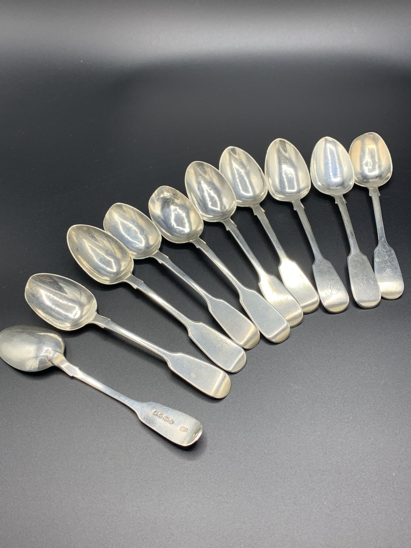 10 sterling silver mid-Victorian teaspoons - Image 2 of 3