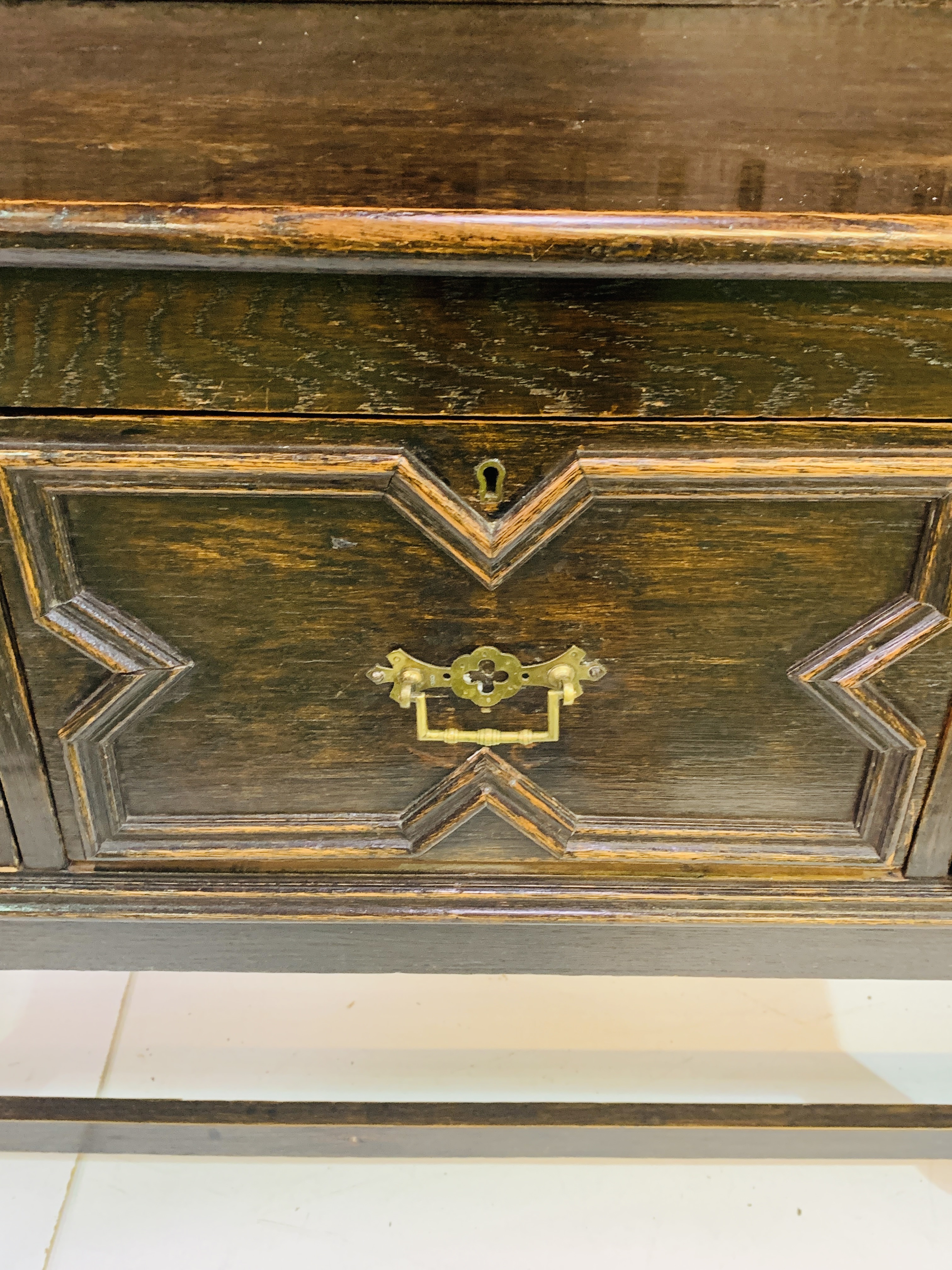 Oak dresser - Image 7 of 7