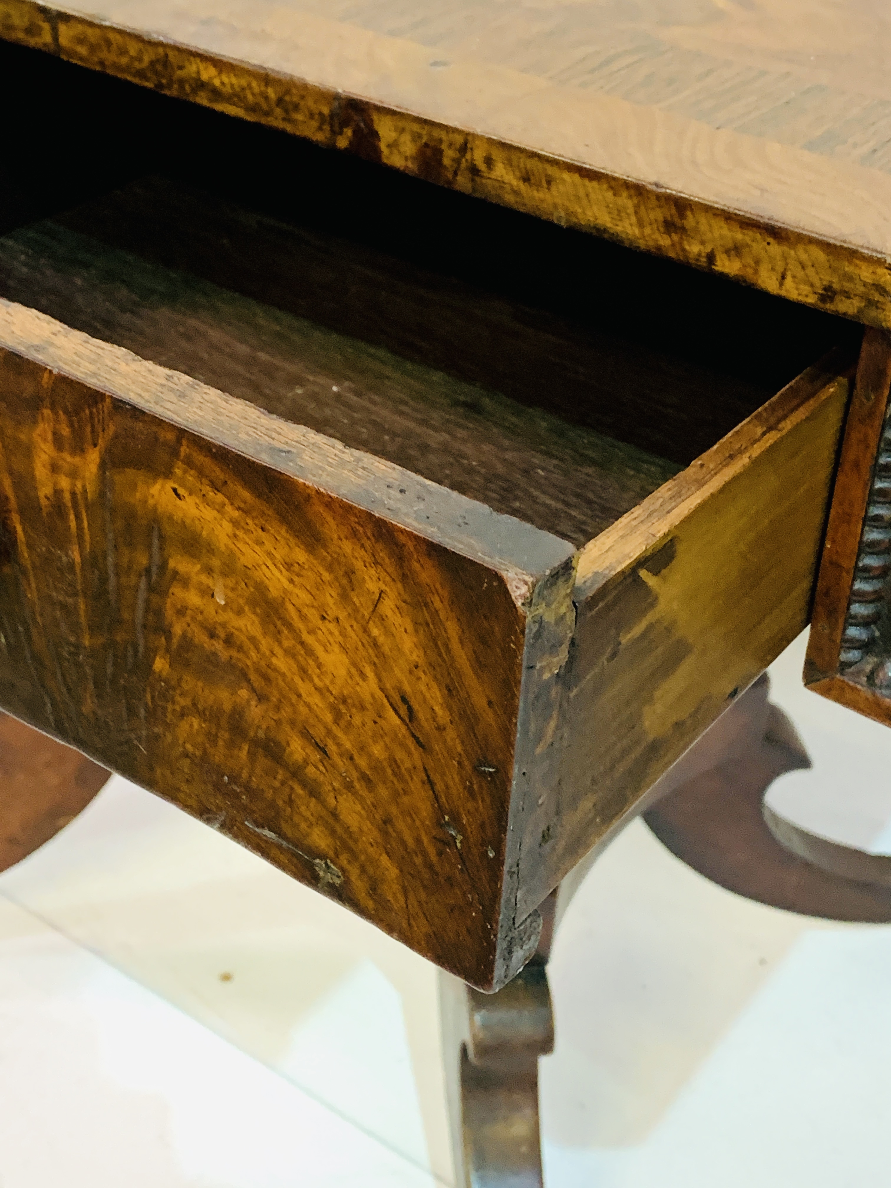 Flame mahogany drop side sofa table - Image 3 of 5