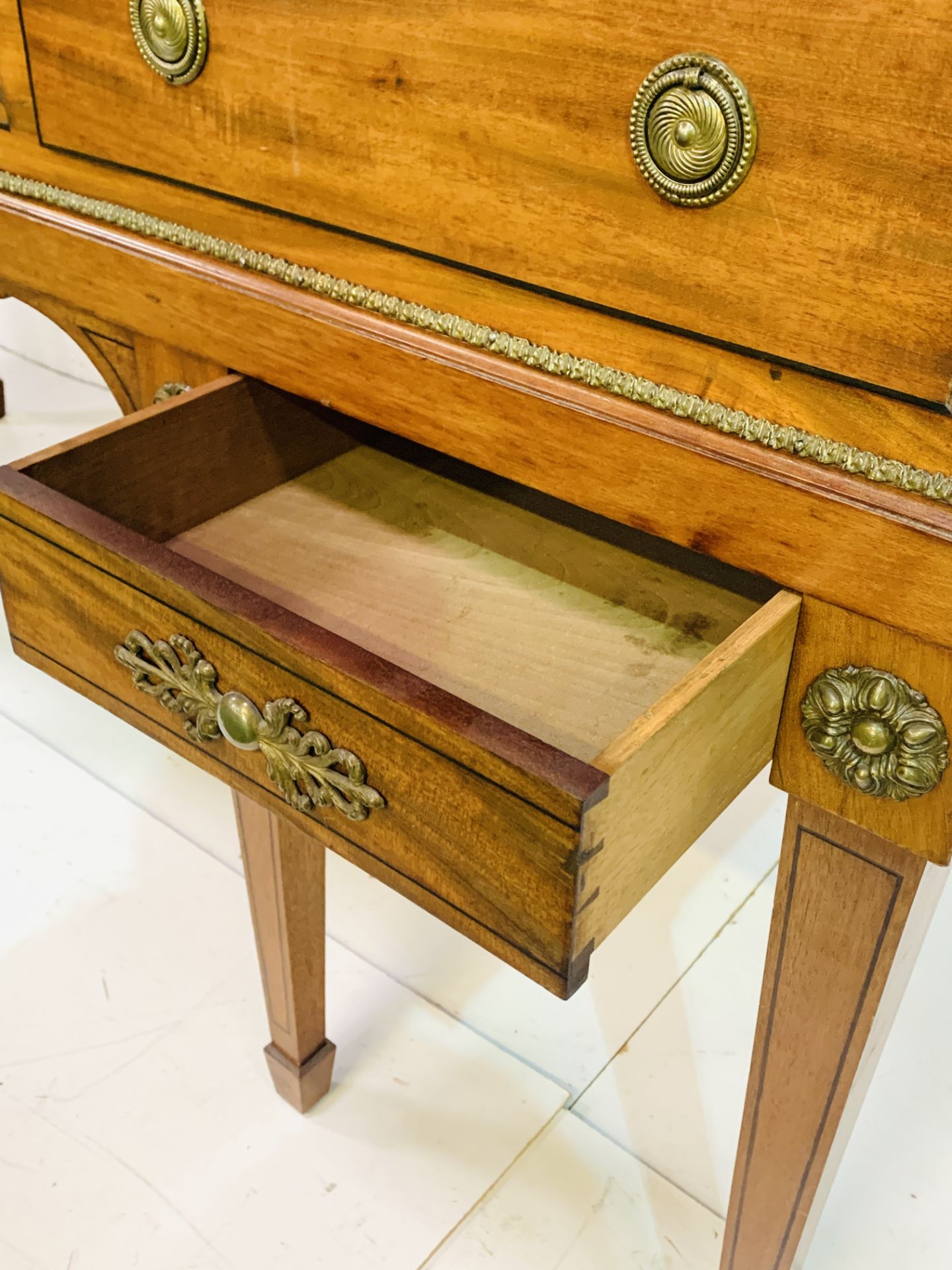 George III mahogany former spinnet later converted to a desk - Image 5 of 8