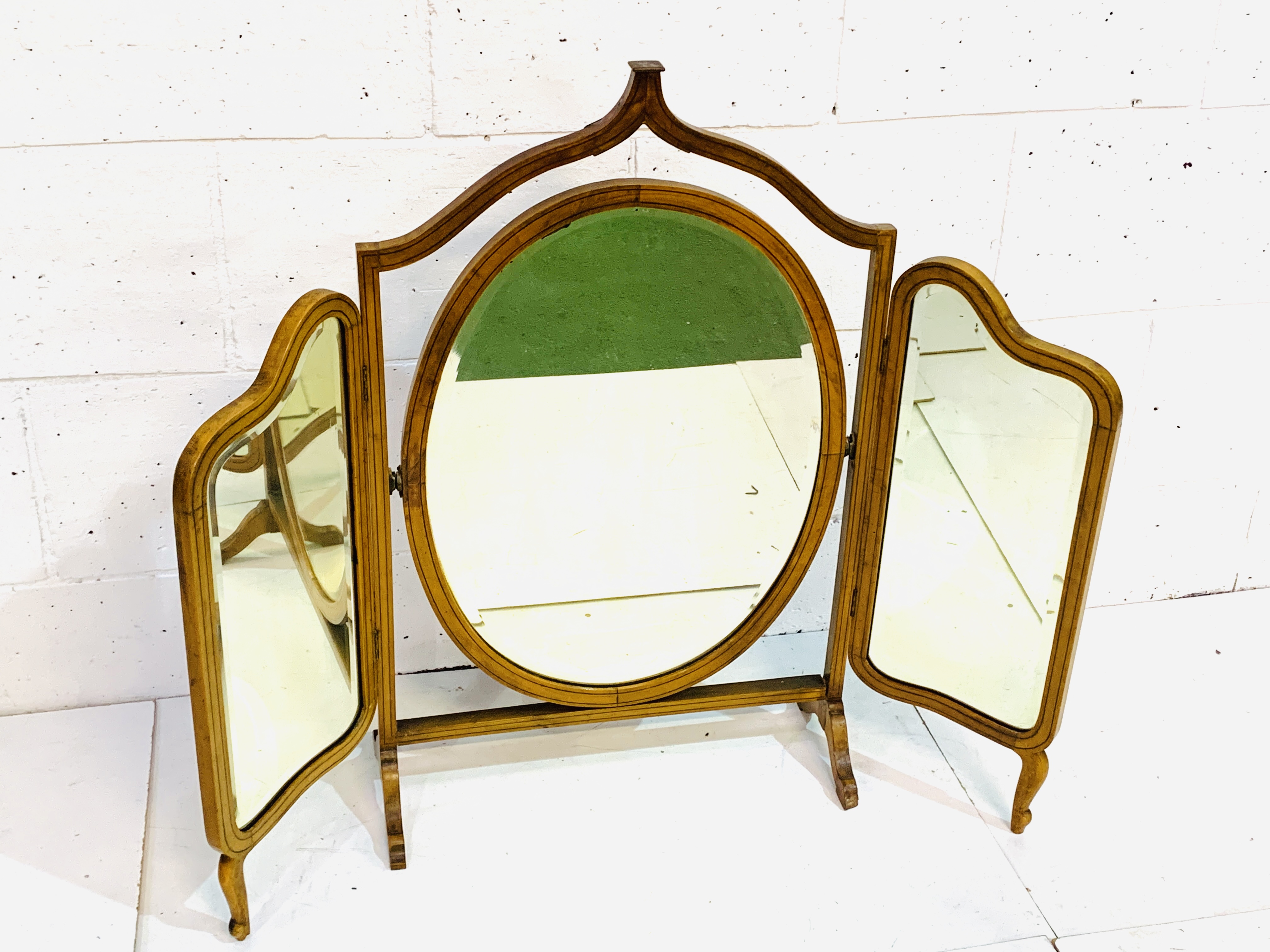 Mahogany framed triple toilet mirror - Image 5 of 6