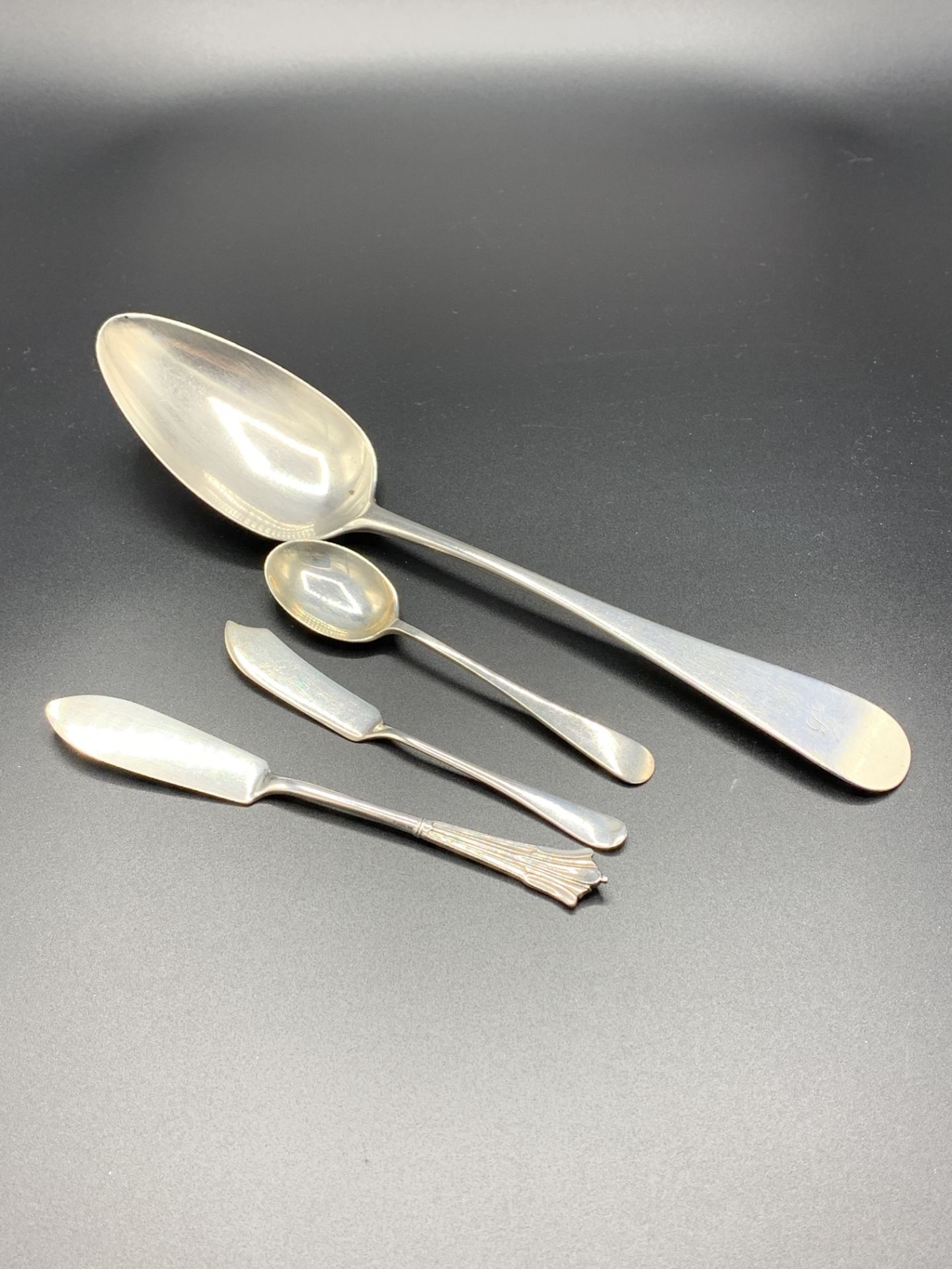 Georgian Scottish silver serving spoon, two butter knives and a teaspoon - Image 2 of 3