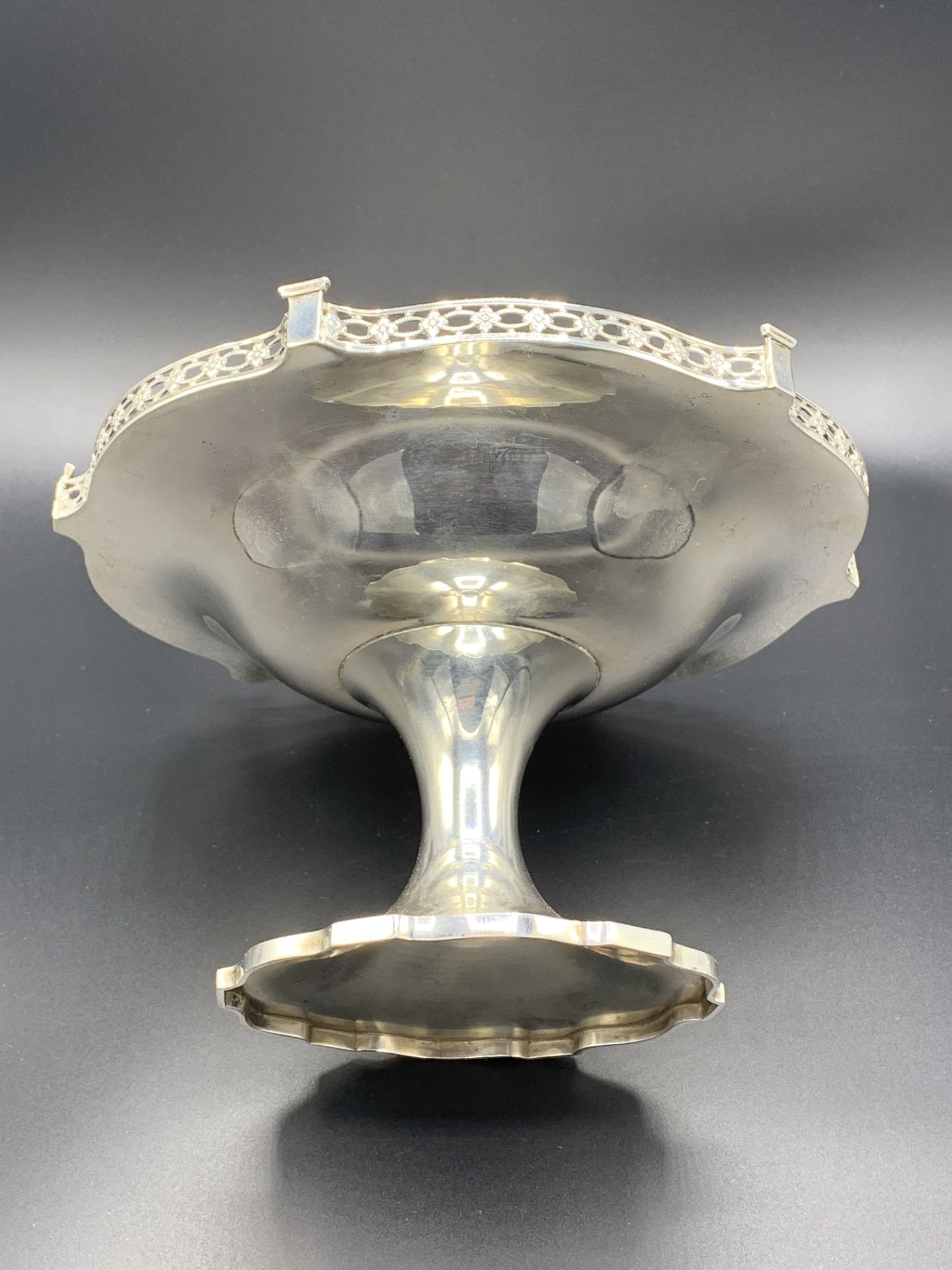 Sterling silver pierced gallery fruit bowl/centerpiece - Image 3 of 6