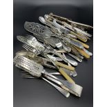 Quantity of various flatware