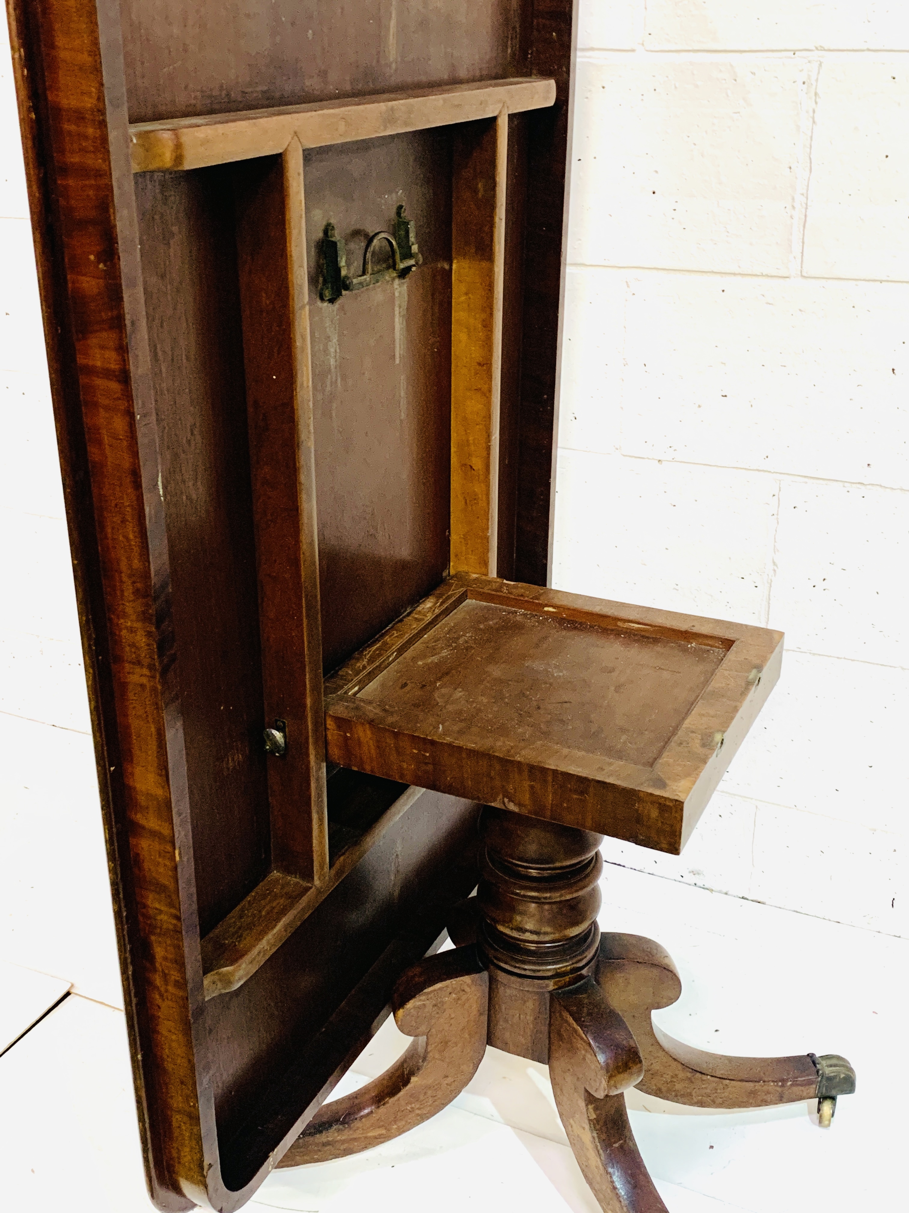 Mahogany tilt top breakfast table - Image 3 of 4