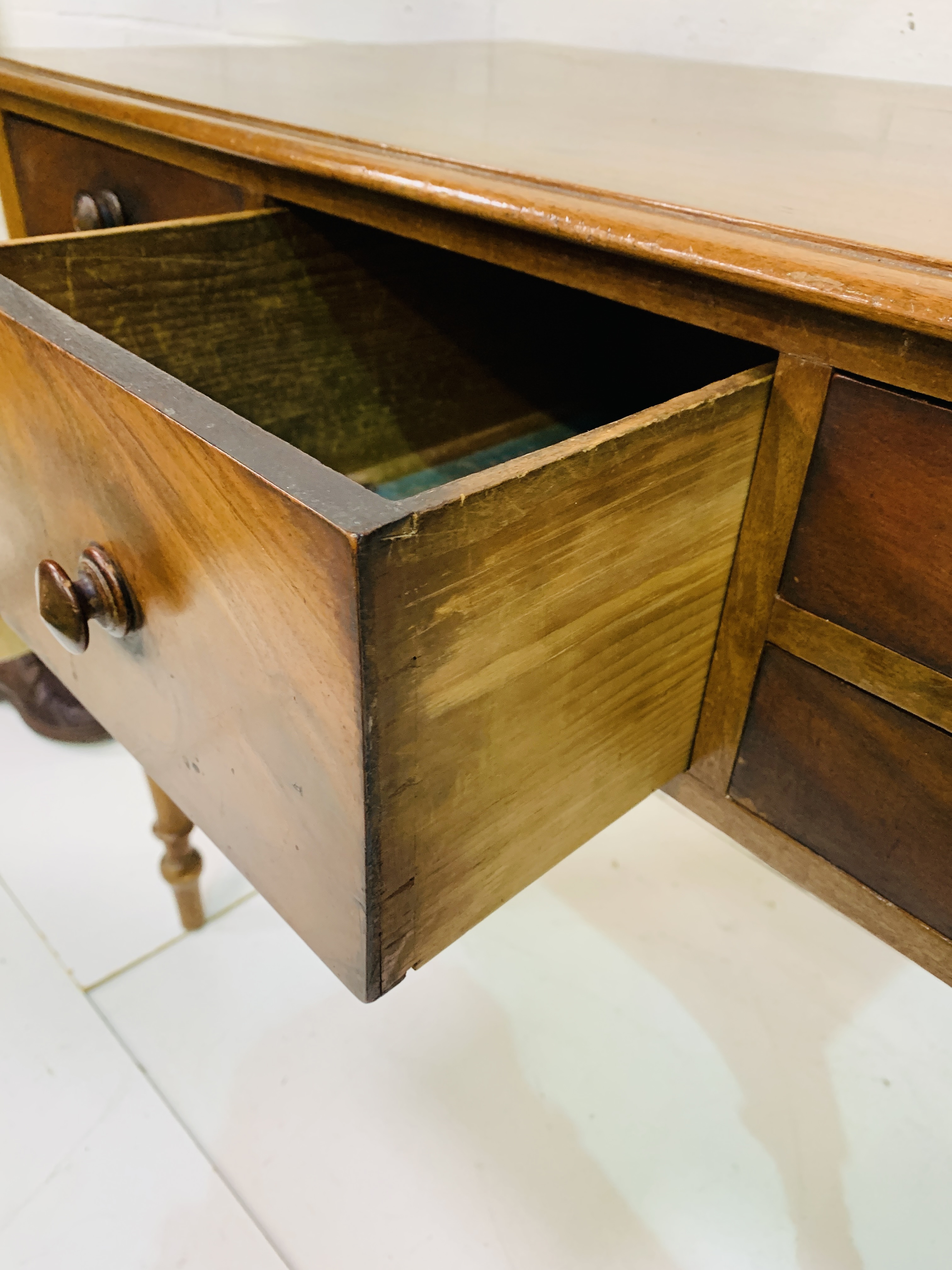 Victorian mahogany side table - Image 6 of 6