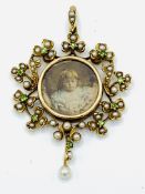 15ct gold peridot and pearl pendant