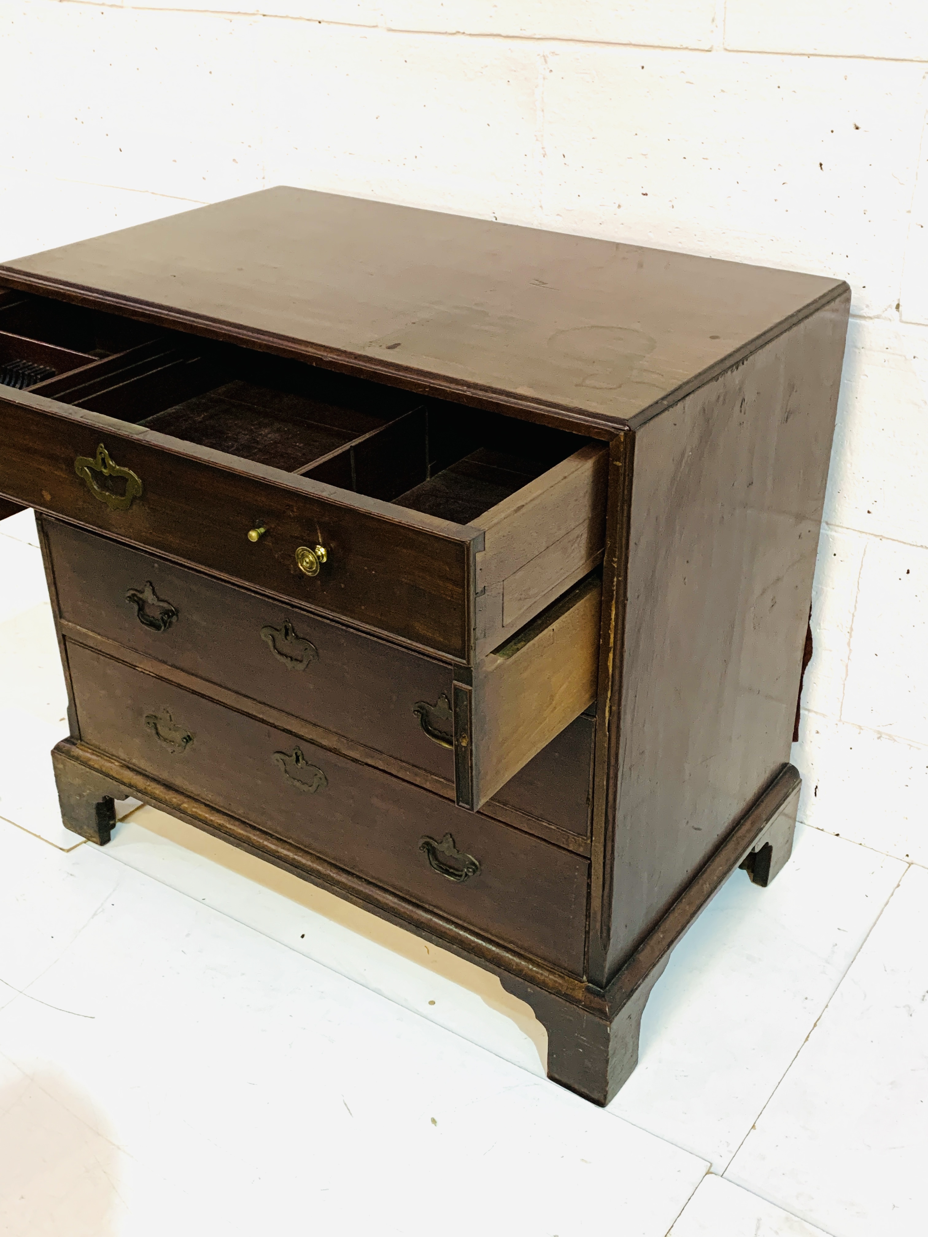 18th Century mahogany chest of four drawers - Image 4 of 8