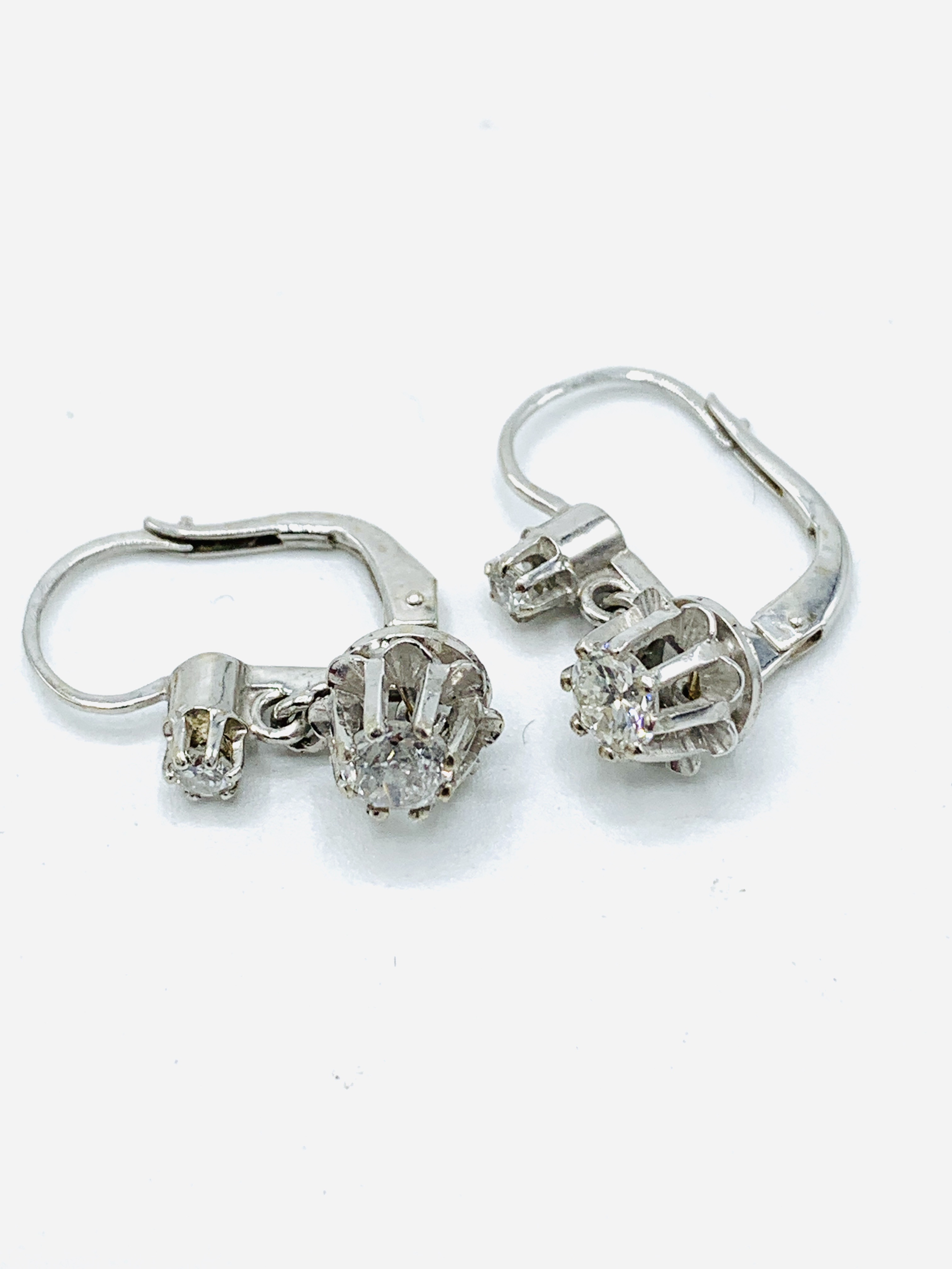 White gold diamond earrings - Image 2 of 3
