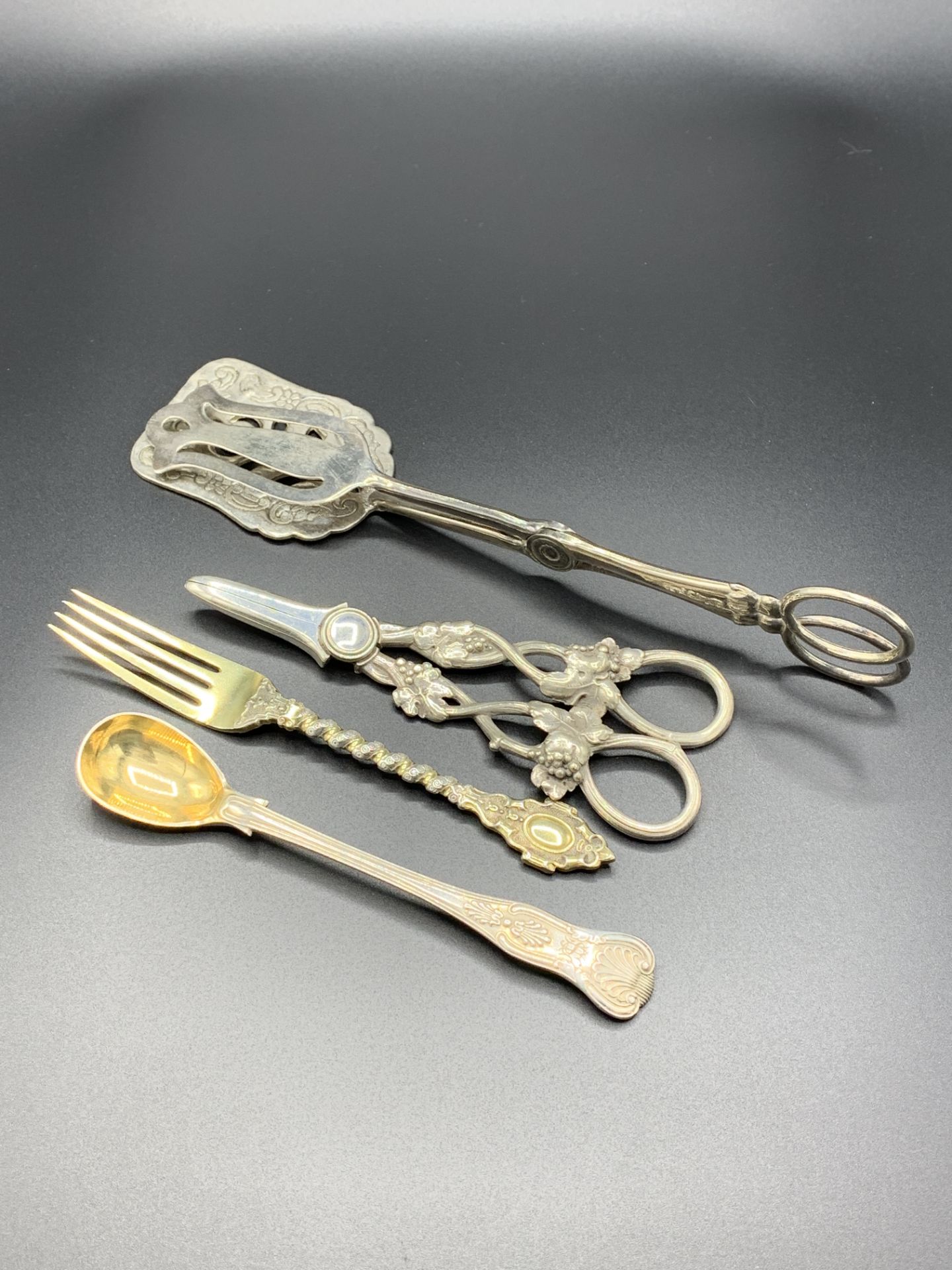 Very decorative silver gilt Victorian dessert fork and three other pieces of silver cutlery - Image 3 of 3