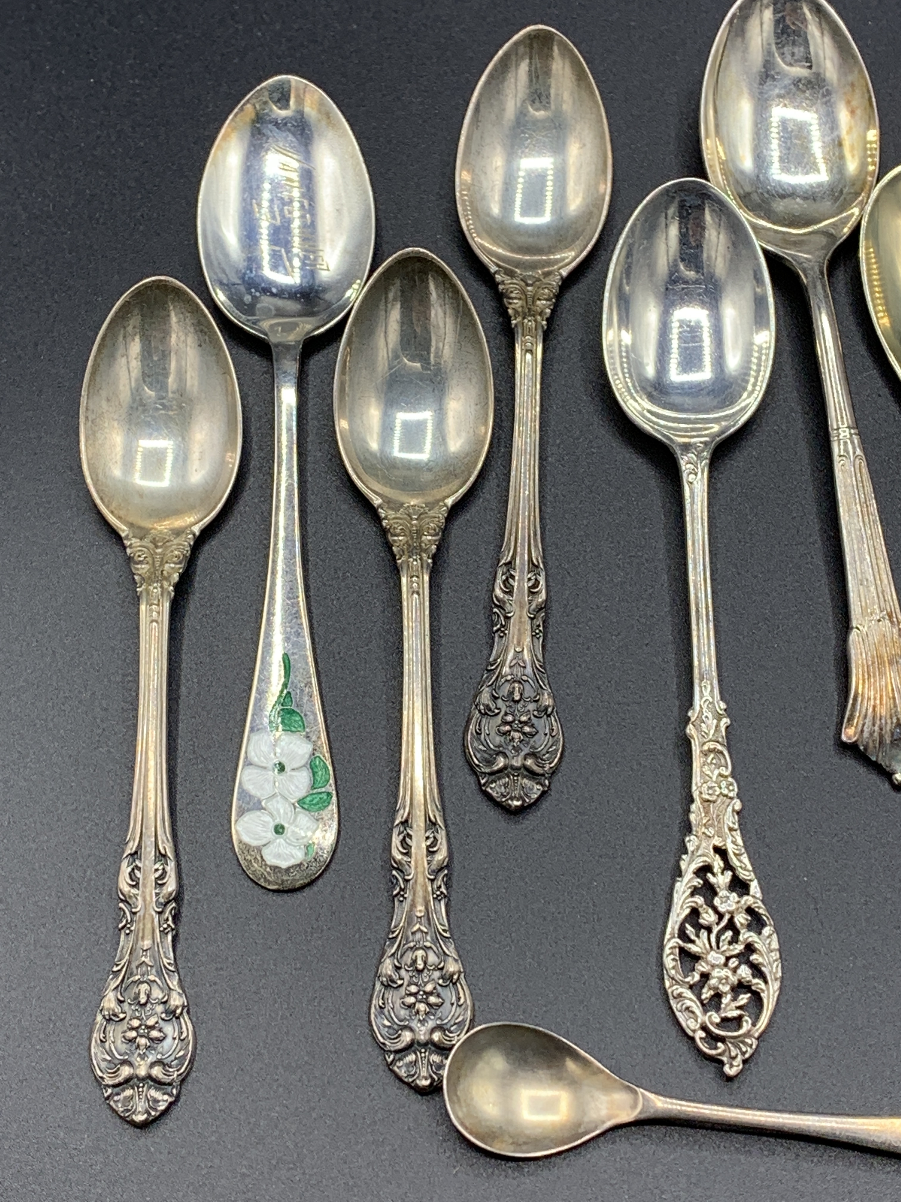 Four silver condiment spoons, six sterling silver teaspoons, and three silver plated teaspoons - Image 3 of 4