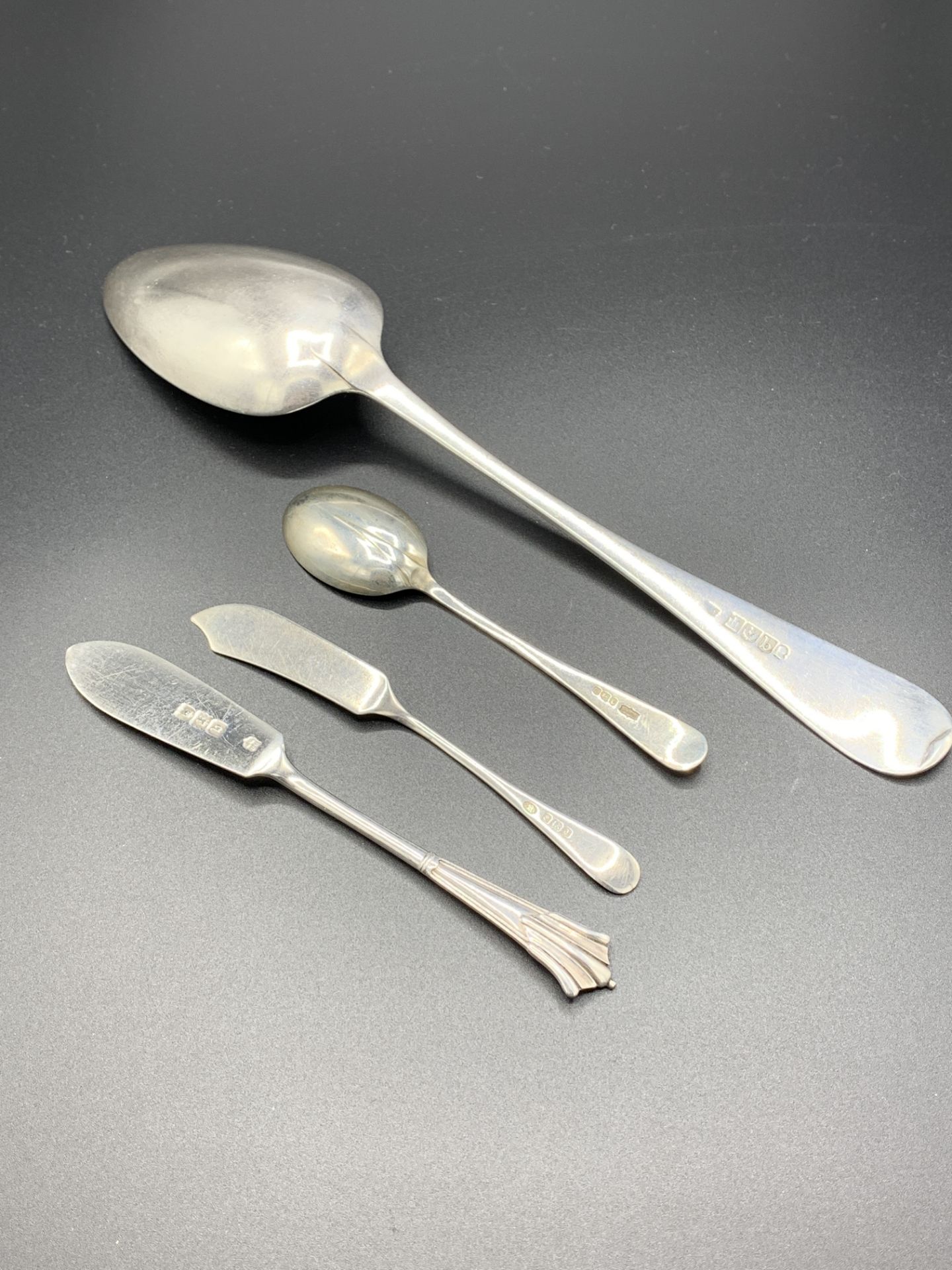 Georgian Scottish silver serving spoon, two butter knives and a teaspoon - Image 3 of 3