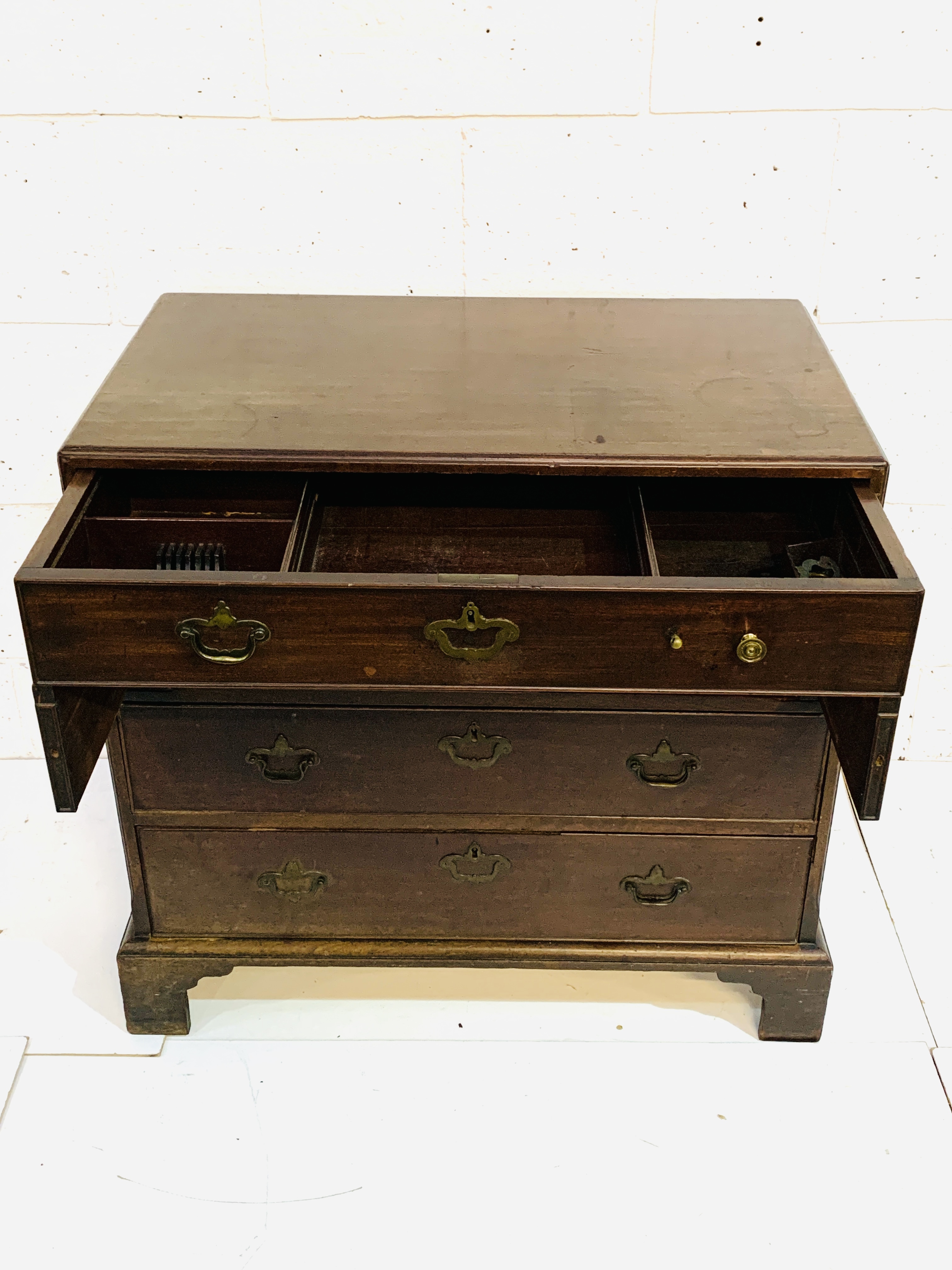 18th Century mahogany chest of four drawers - Image 2 of 8