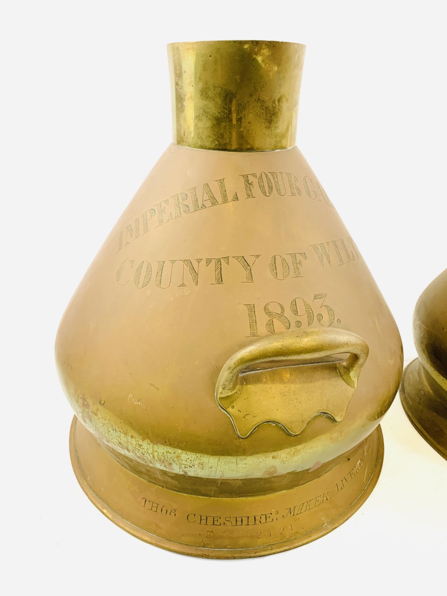 Two copper and brass measures: imperial 4 gallons and imperial 3 gallons - Image 2 of 7