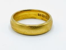 22ct gold wedding band