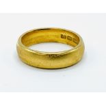 22ct gold wedding band