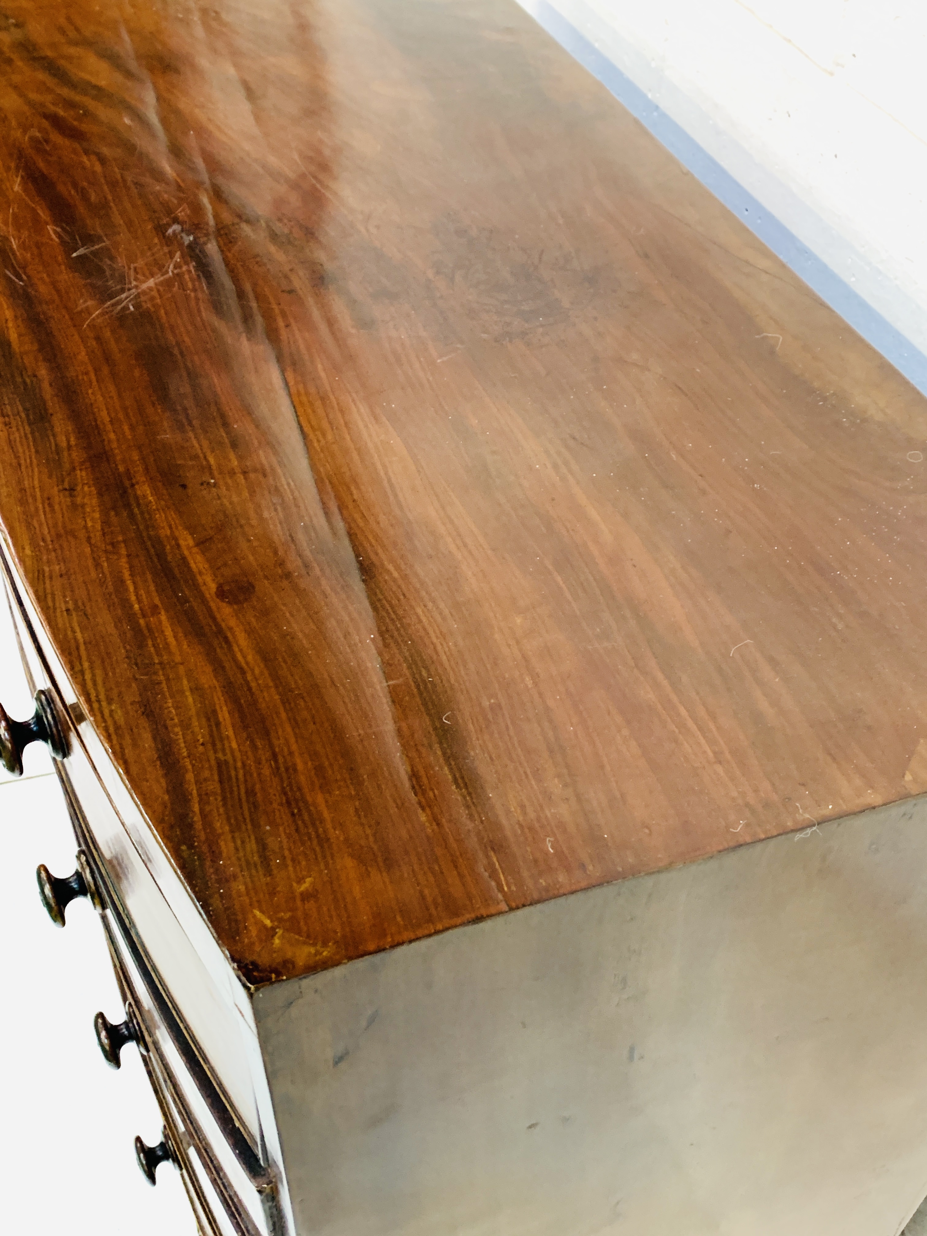 Early 19th Century mahogany bow-fronted chest of drawers - Image 5 of 8