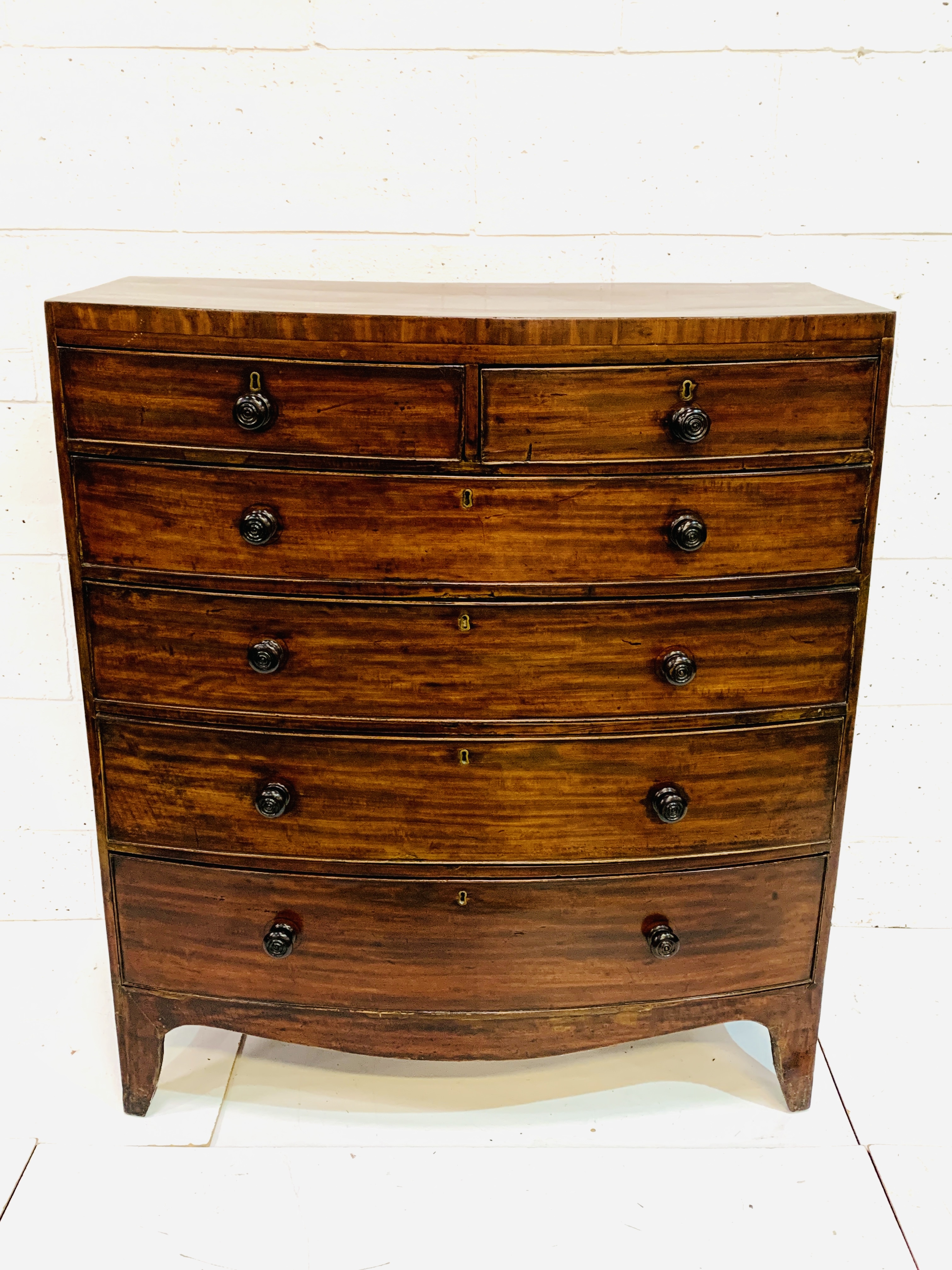 Early 19th Century mahogany bow-fronted chest of drawers - Image 2 of 8