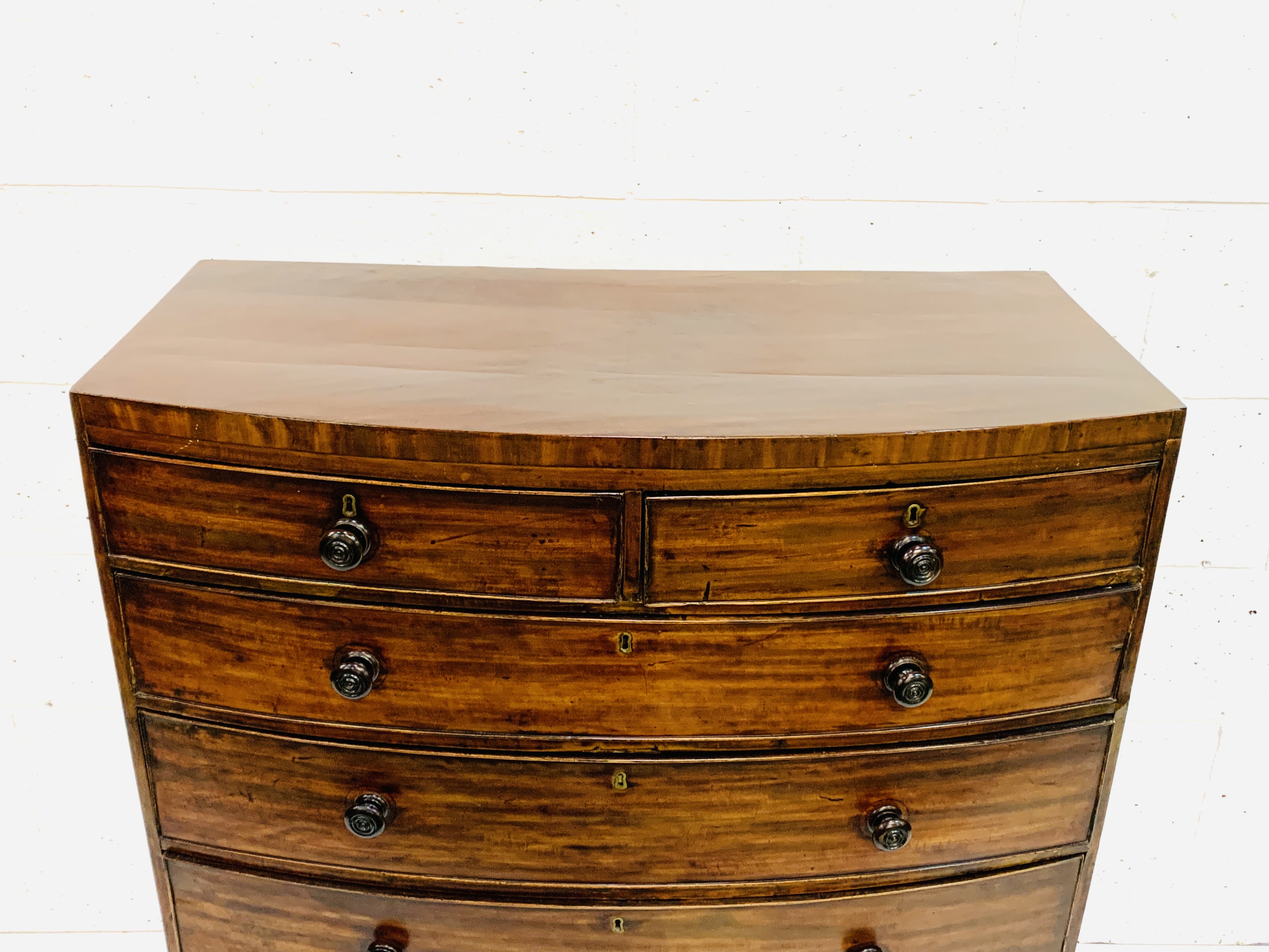 Early 19th Century mahogany bow-fronted chest of drawers - Image 4 of 8