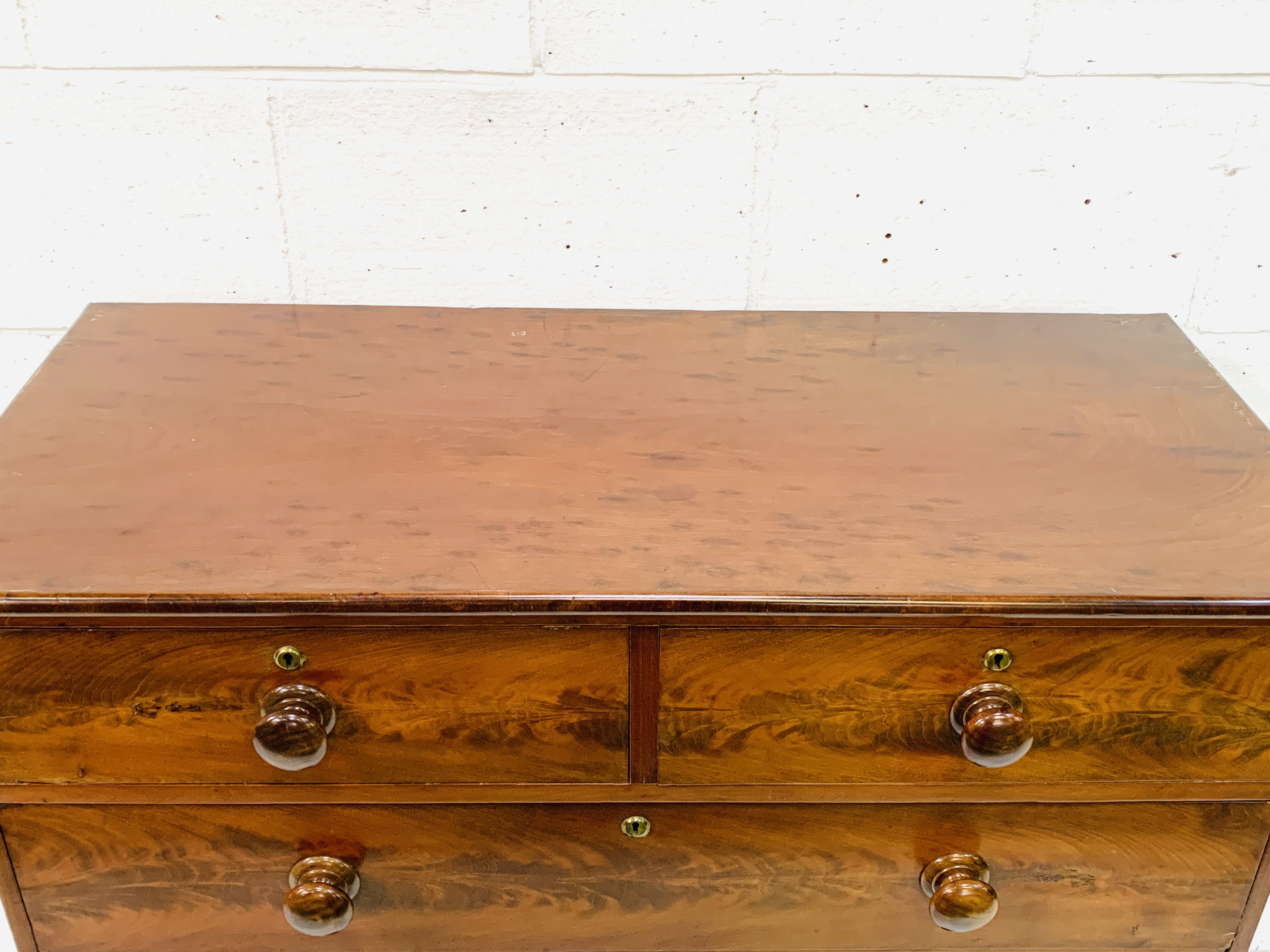 Mid-19th Century flame mahogany chest of drawers - Image 7 of 7