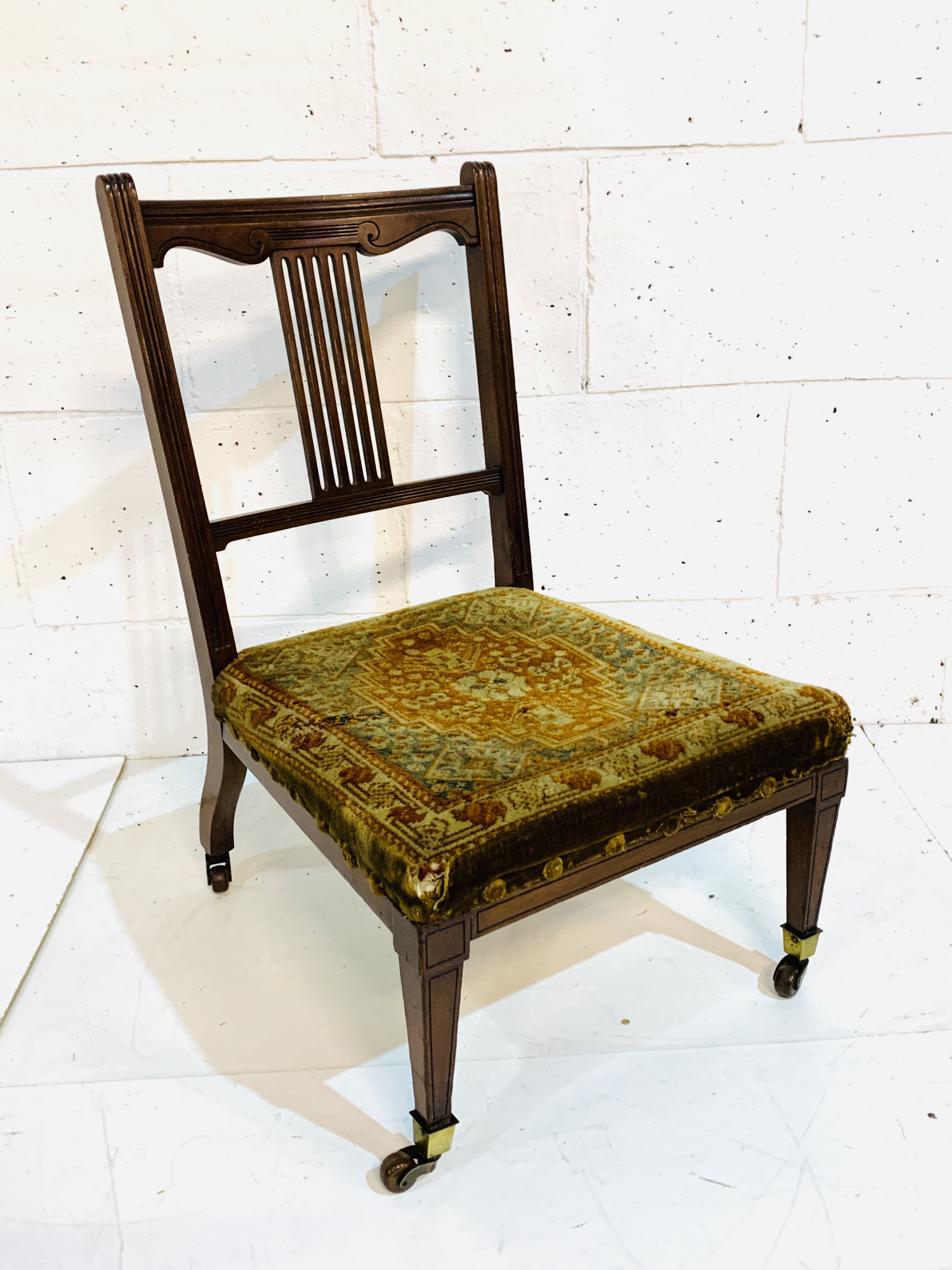 Edwardian mahogany nursing chair - Image 2 of 3