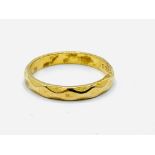 22ct gold faceted wedding band
