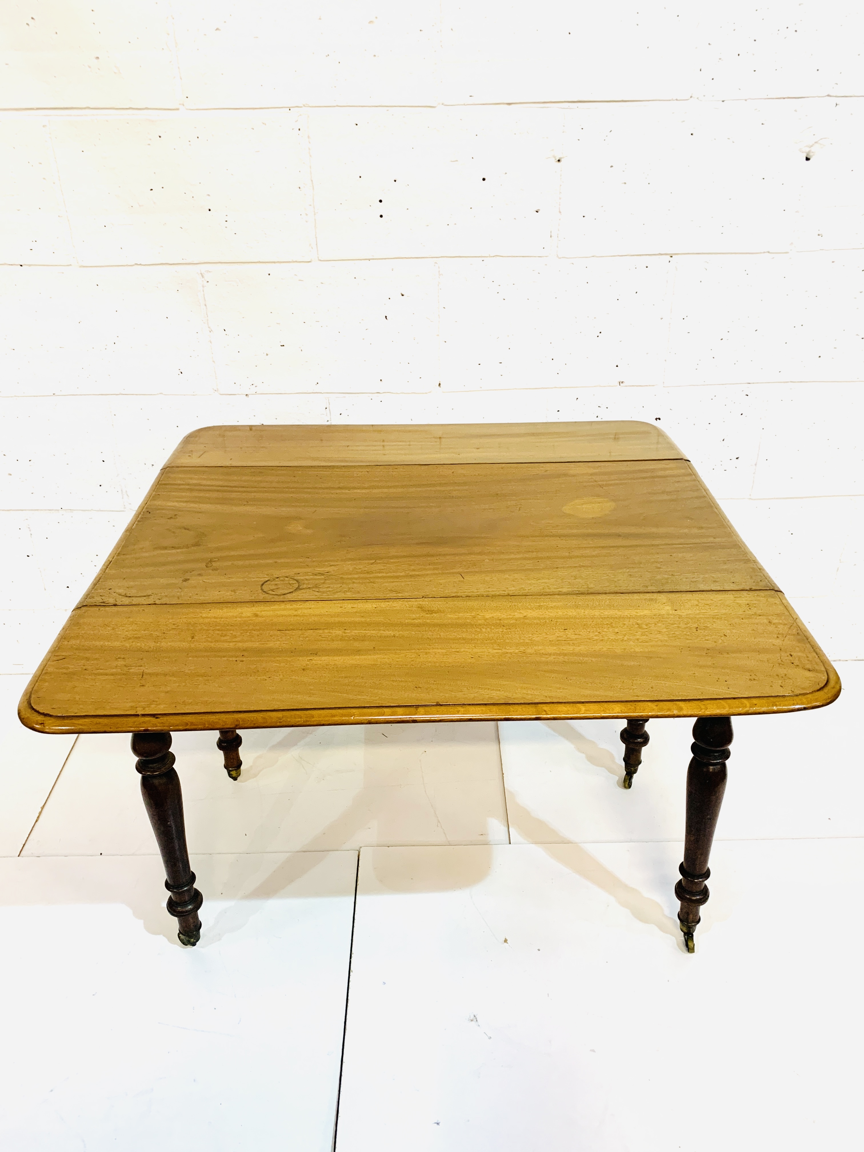 Mahogany Pembroke table. - Image 4 of 5