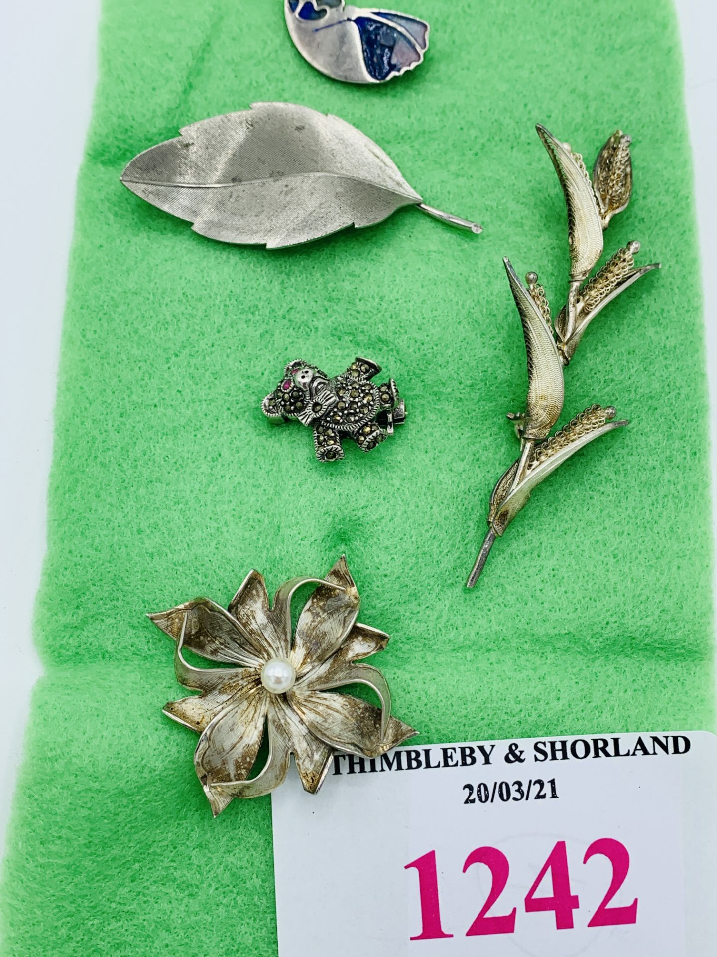 Six sterling silver brooches - Image 3 of 3
