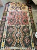 Patterned hand knotted runner