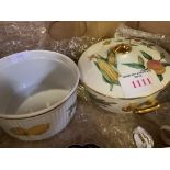 Two Evesham Royal Worcester dishes