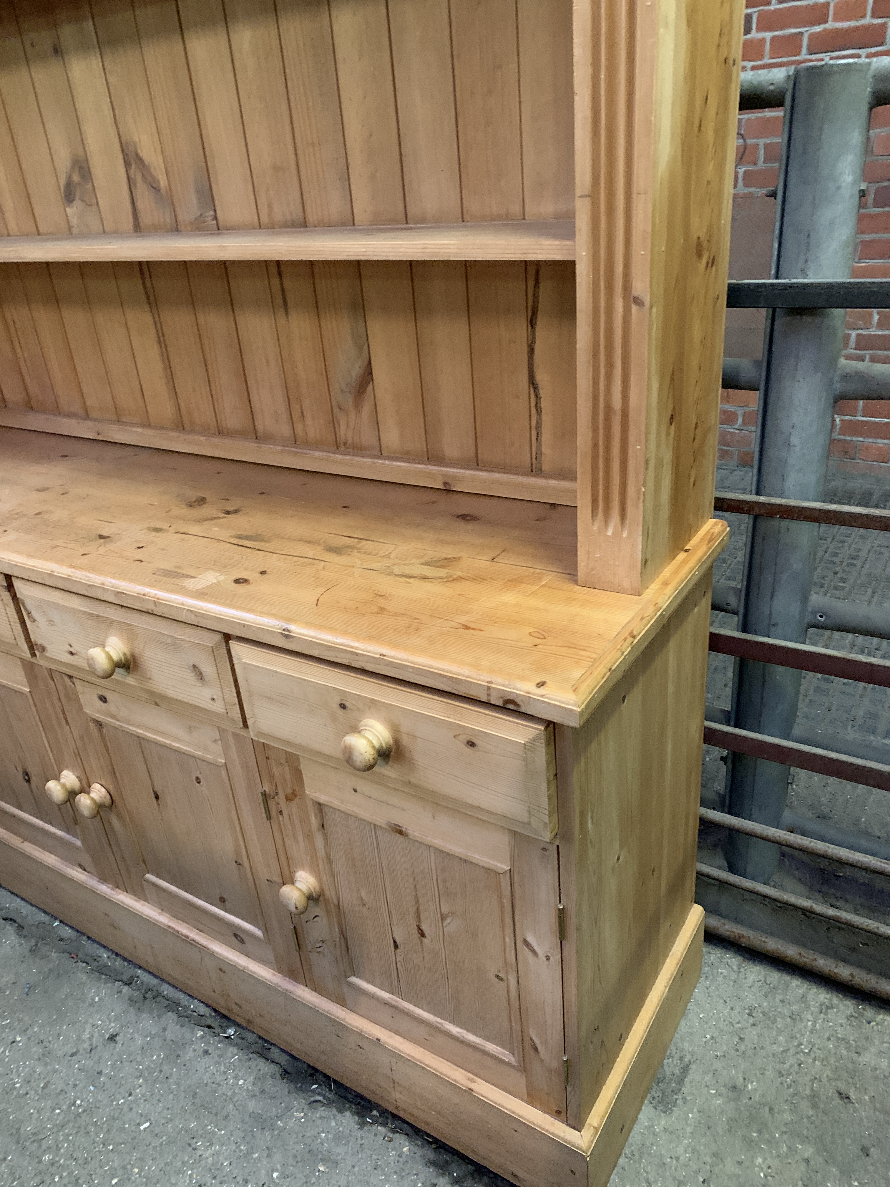 Pine dresser with two shelves above four frieze drawers over four cupboards - Image 3 of 4