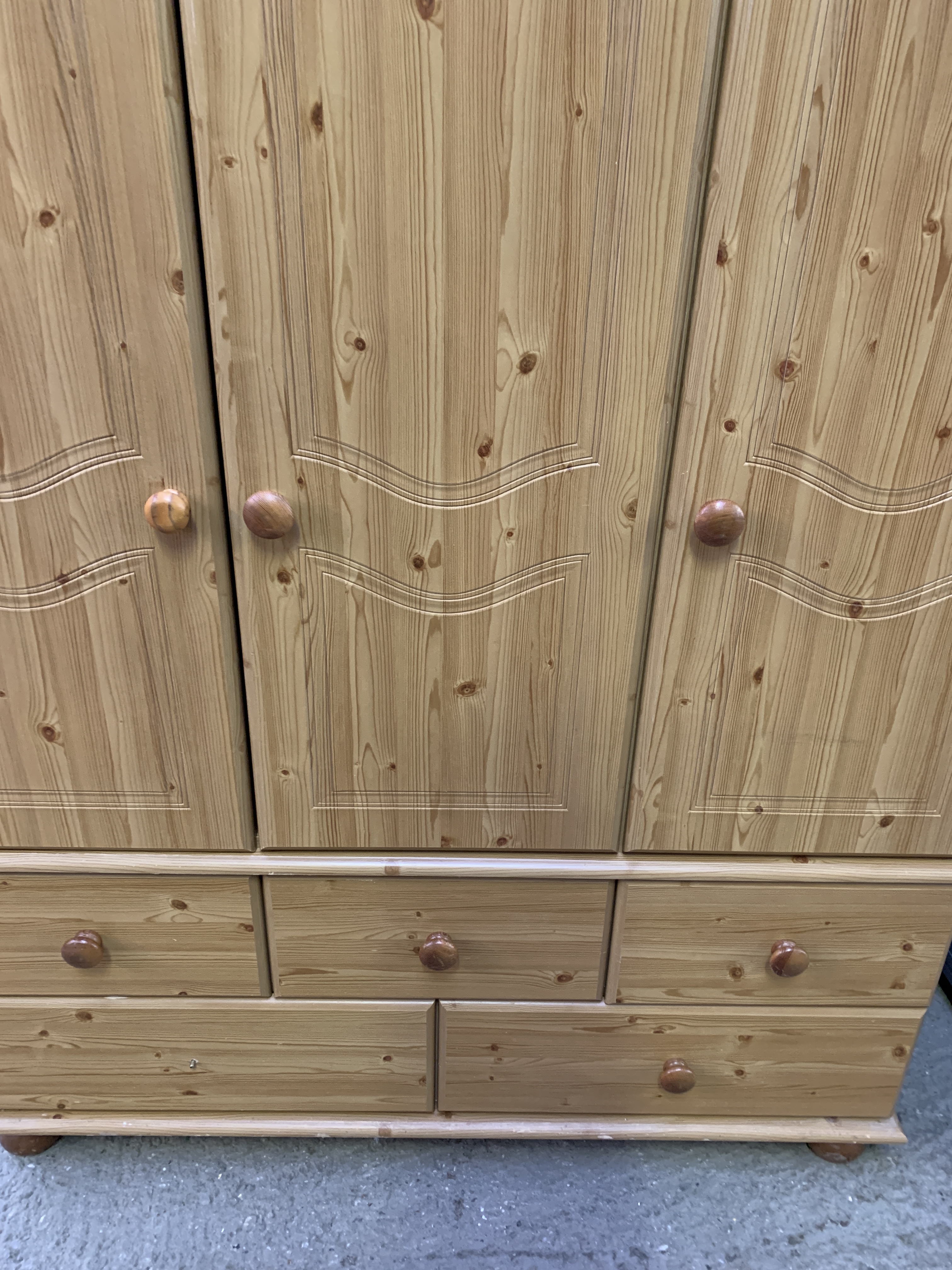 Pine triple wardrobe. This item carries VAT. - Image 3 of 3