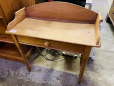 Pine wash stand