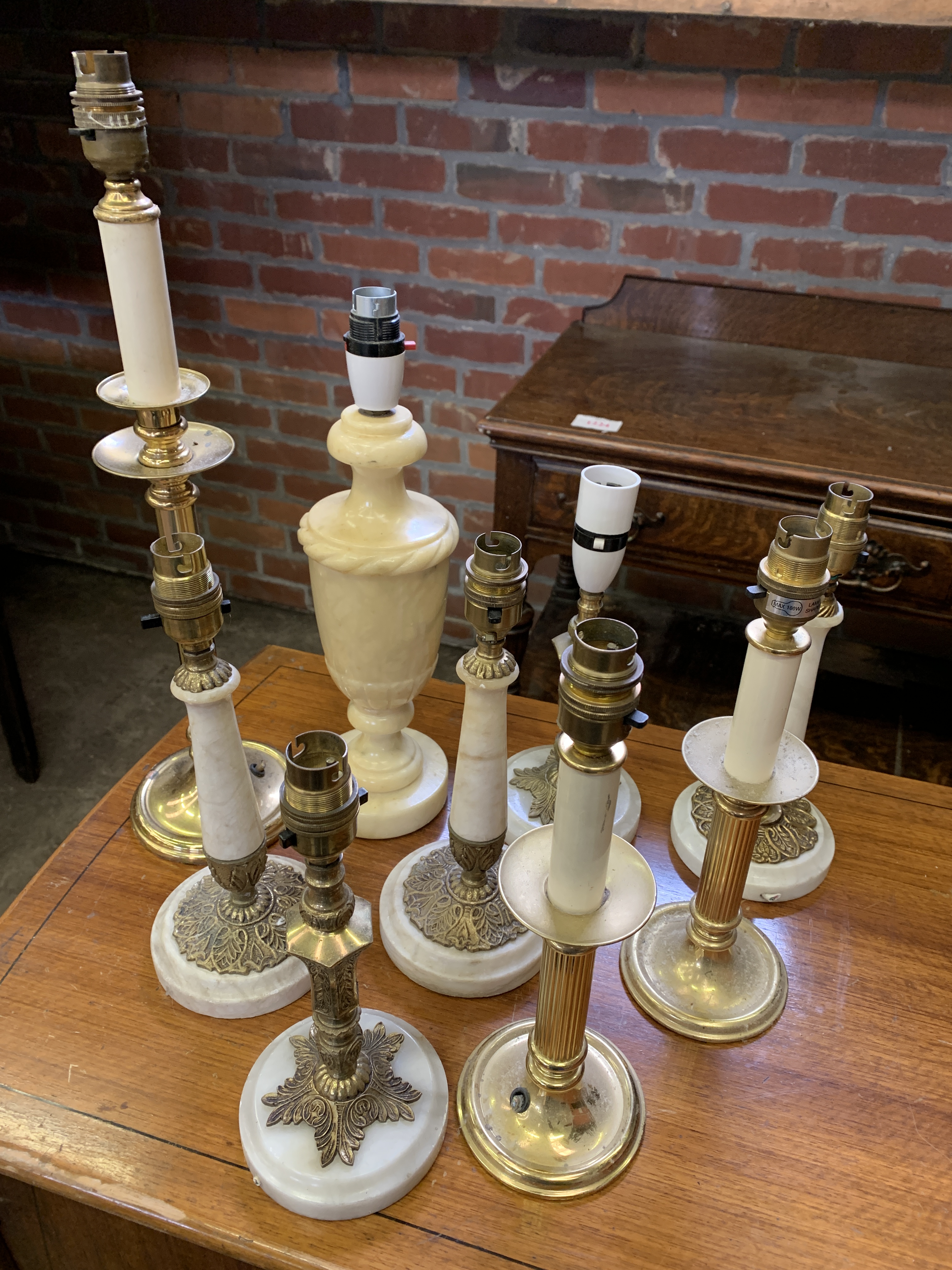 Collection of desk and table lamps - Image 2 of 2