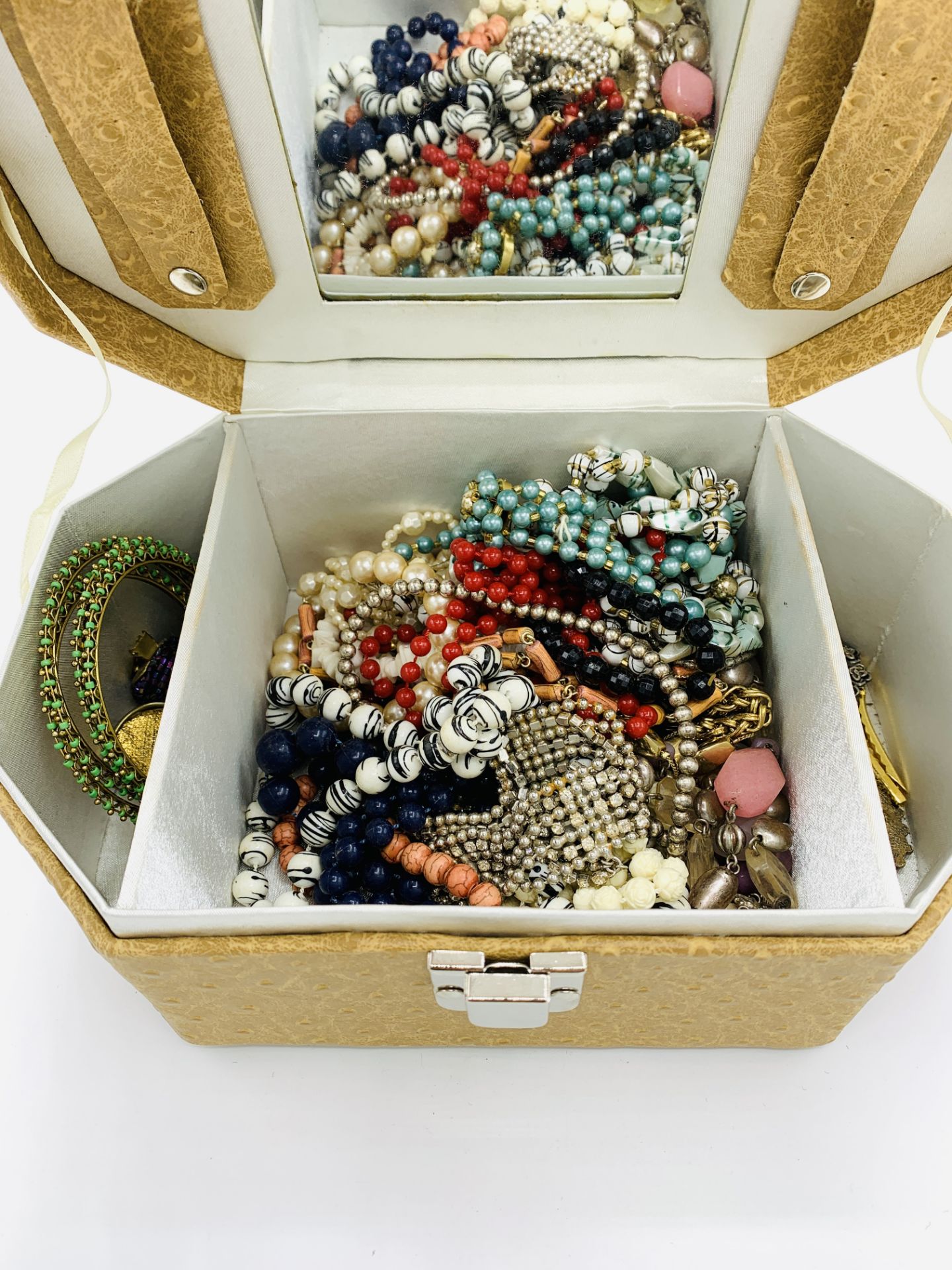 Two cases of costume jewellery. - Image 2 of 4