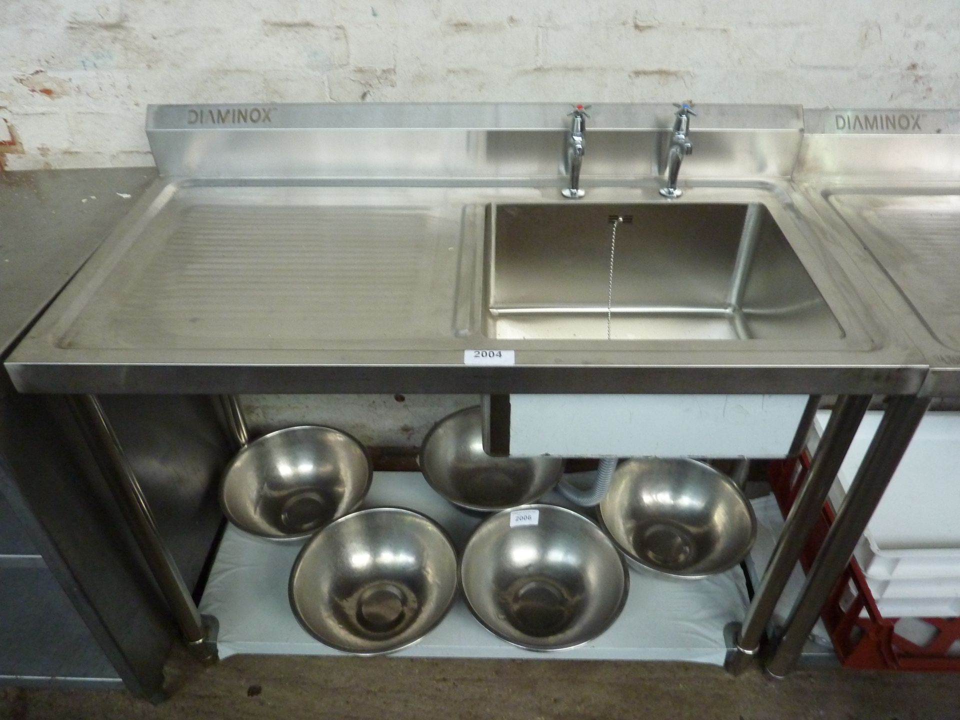 Diaminox single bowl, single drainer sink