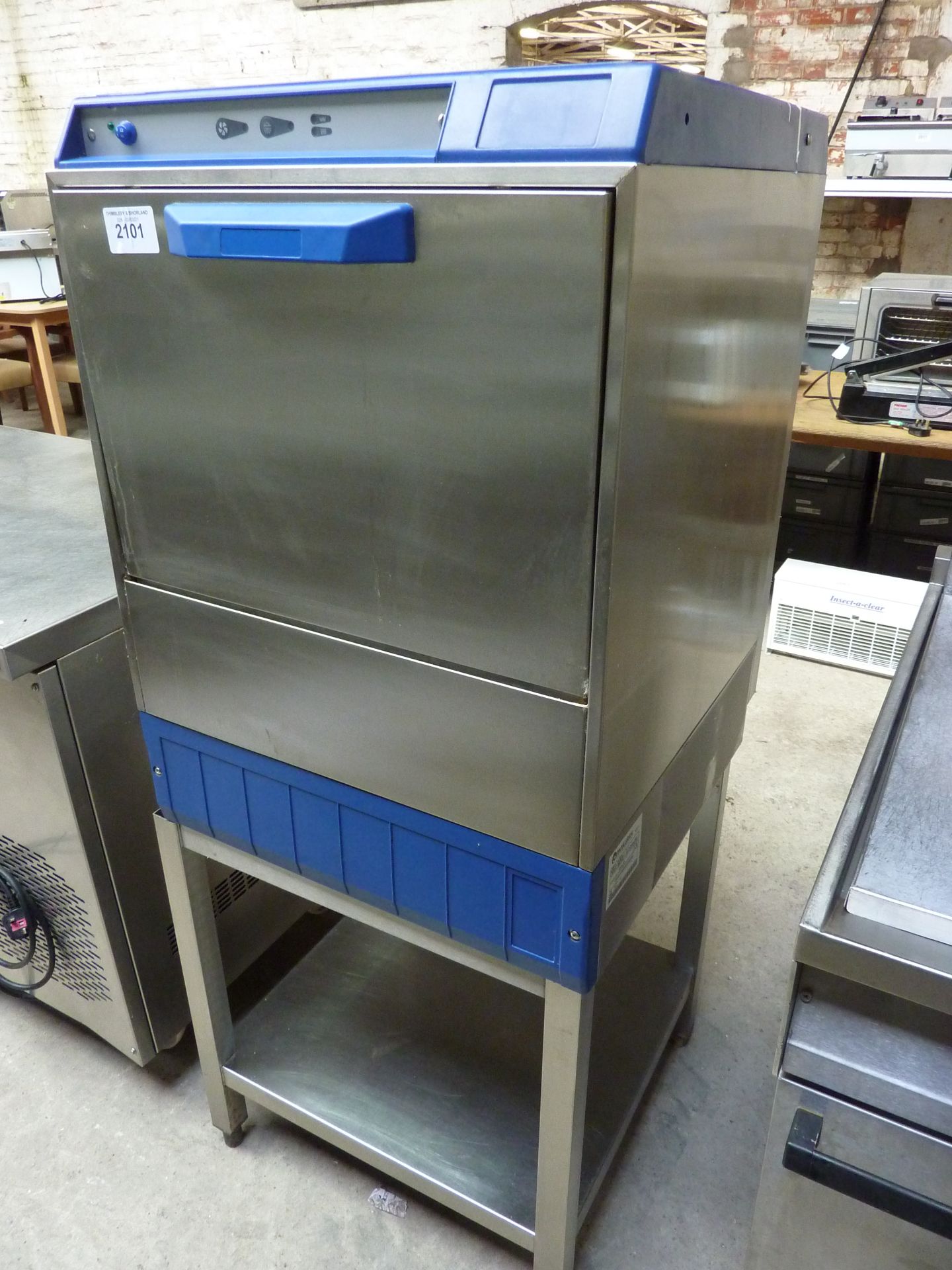 Mini wash commercial stainless steel dishwasher on stand, single phase