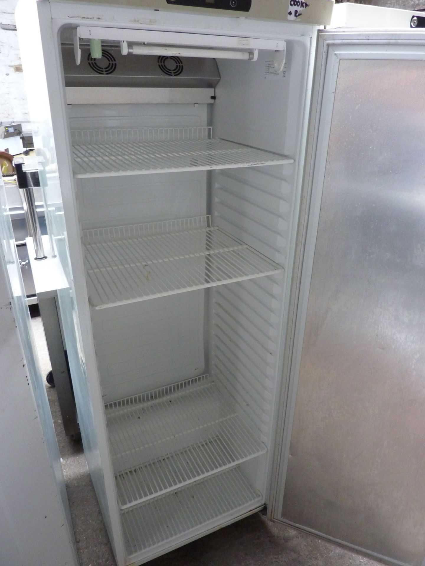 Gram single door upright fridge - Image 2 of 2