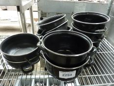 Ten cooking pots