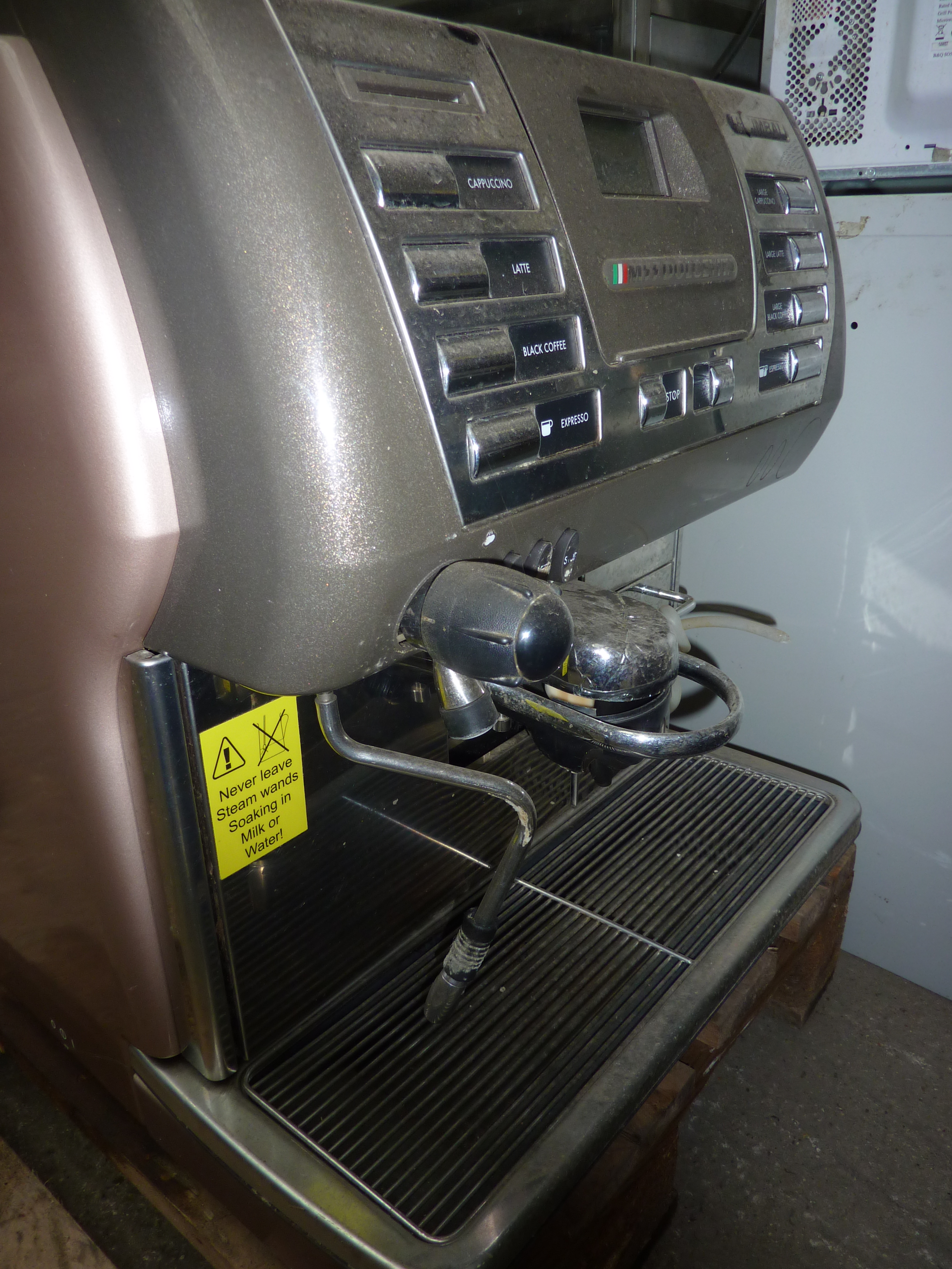 La Cimbali bean to cup coffee machine model M53 Dolci Vita complete with Frigo-milk chiller - Image 2 of 2